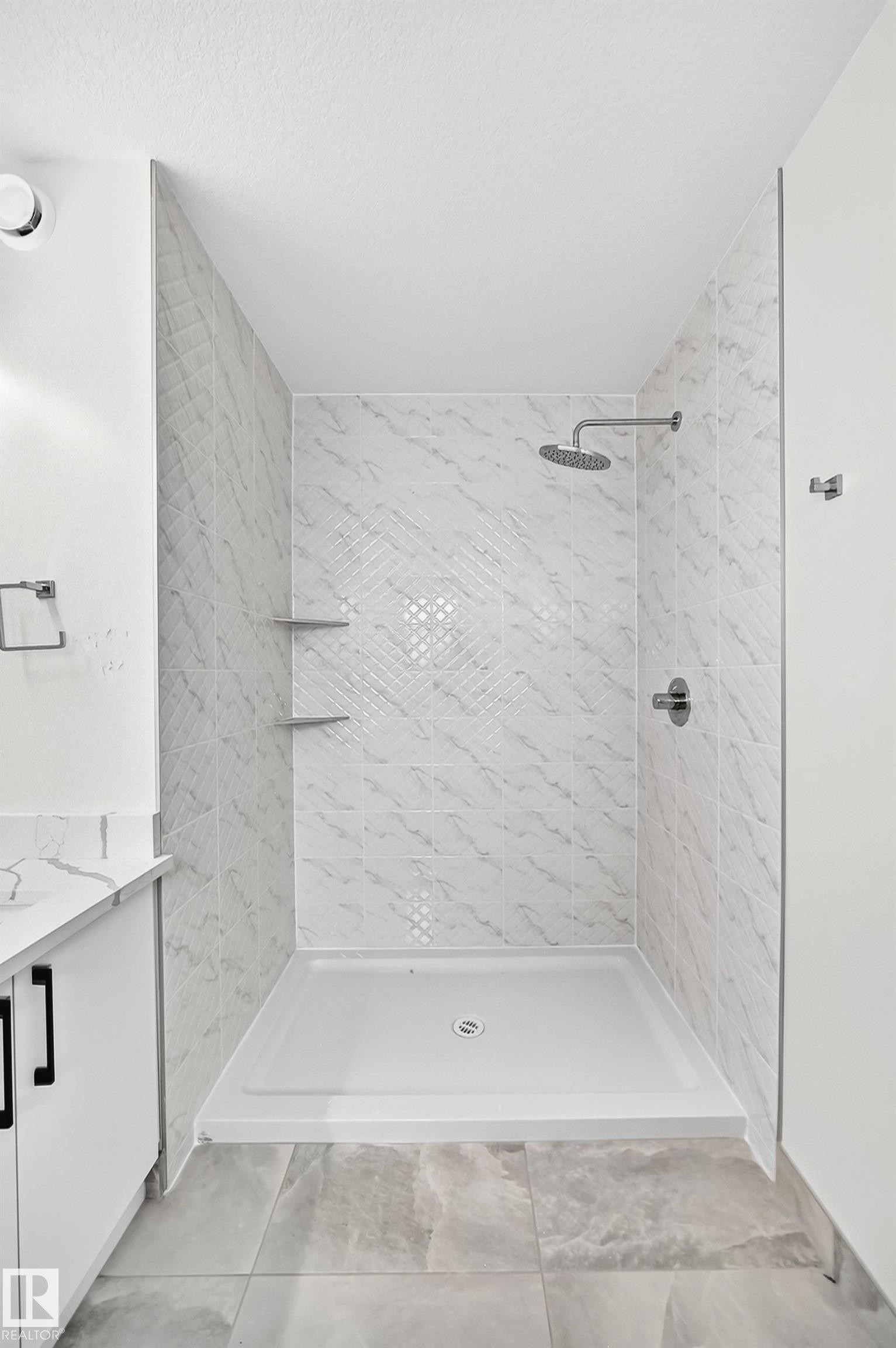 12411 86 Street Nw, Edmonton, AB - Indoor Photo Showing Bathroom