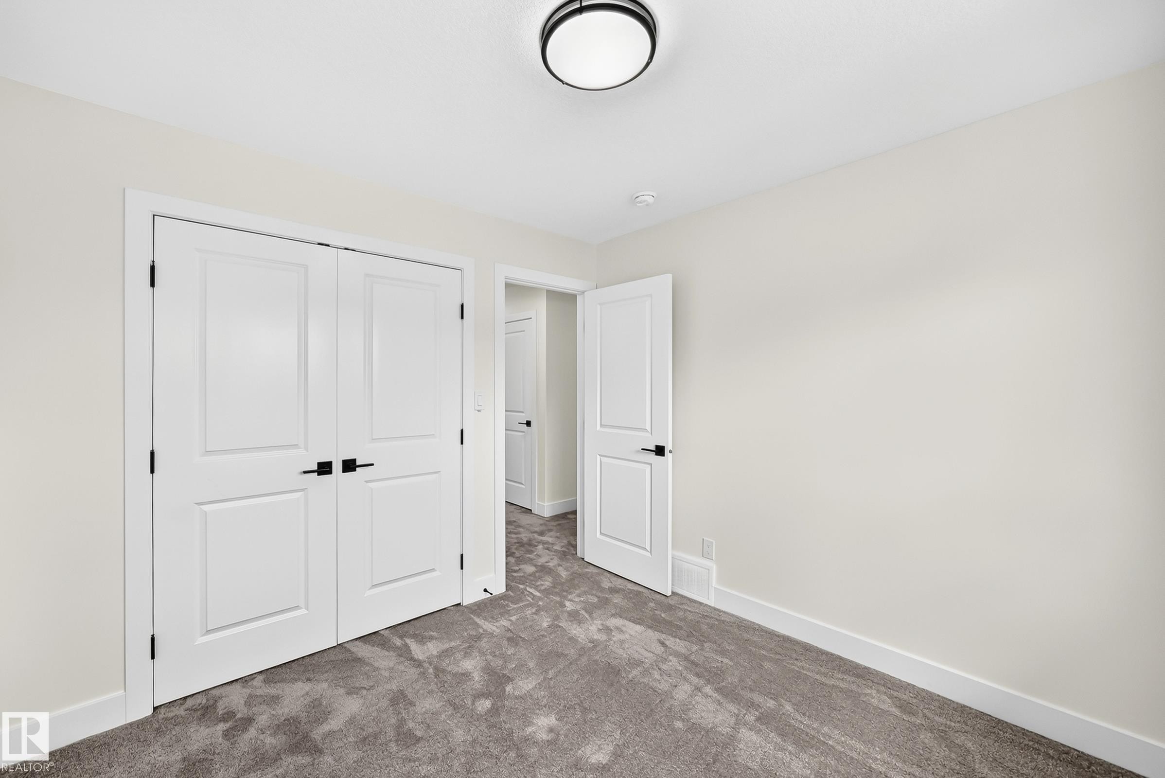 12411 86 Street Nw, Edmonton, AB - Indoor Photo Showing Other Room