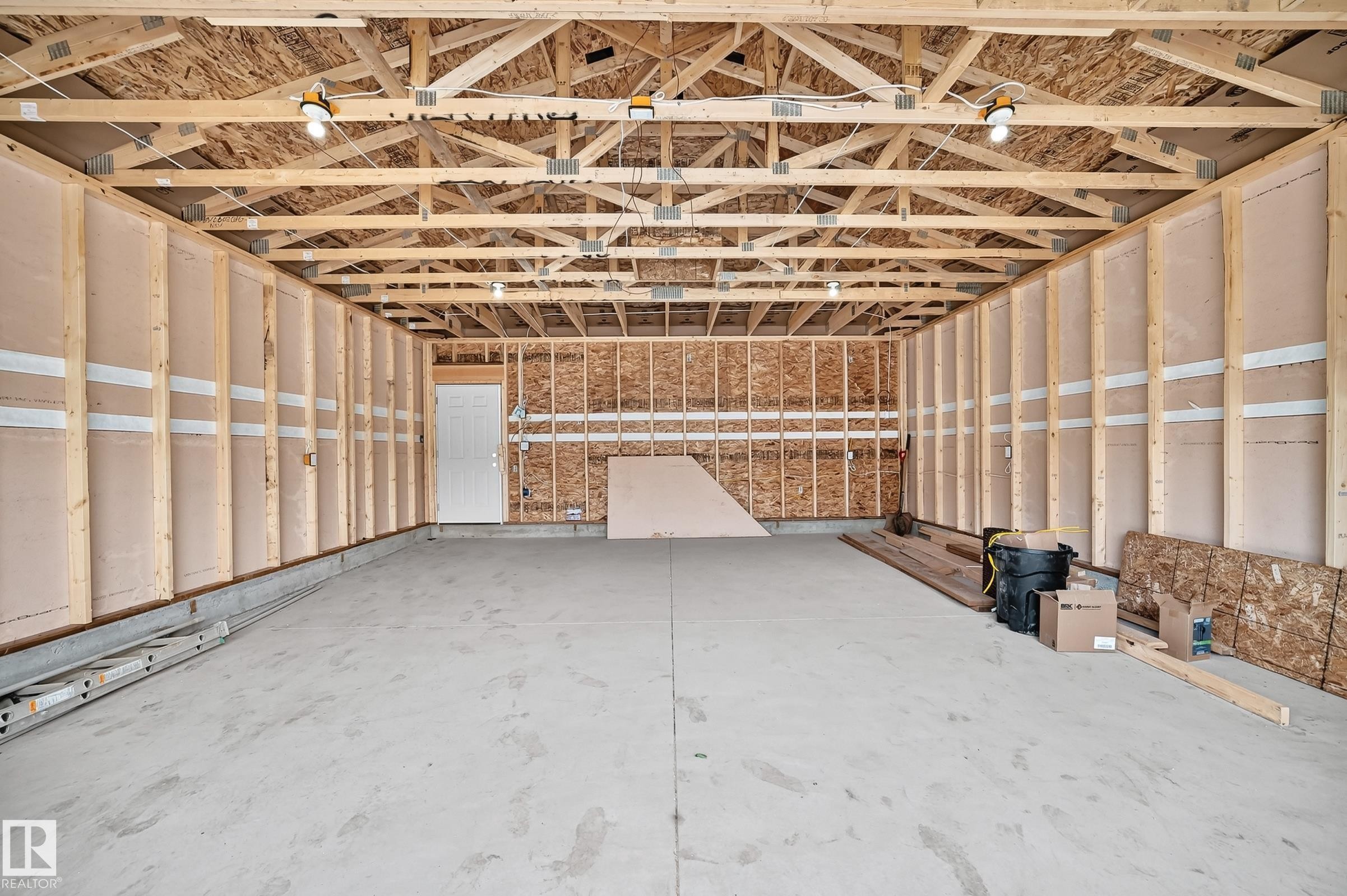 12411 86 Street Nw, Edmonton, AB - Indoor