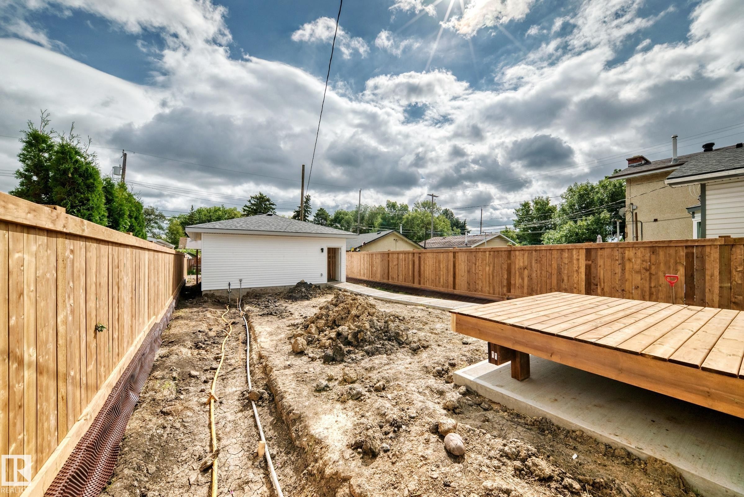 12411 86 Street Nw, Edmonton, AB - Outdoor