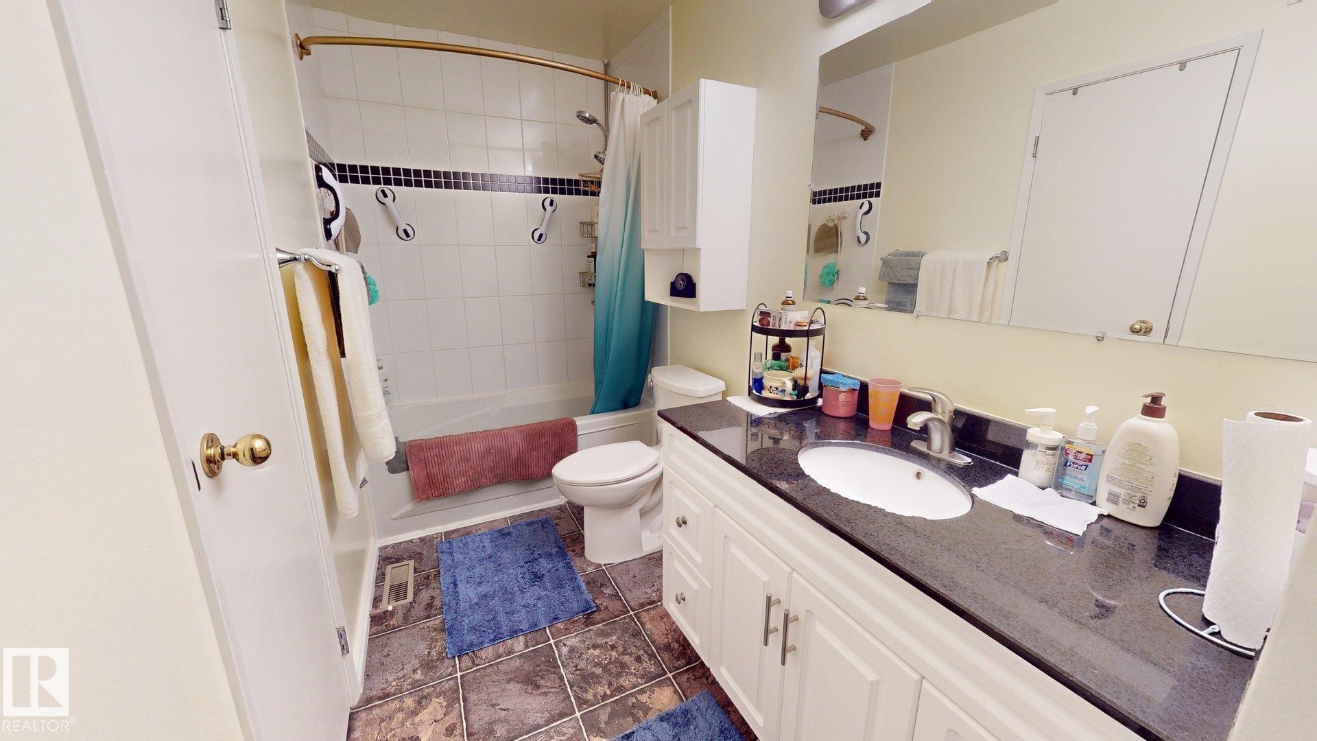 1102 Saddleback Road Nw, Edmonton, AB - Indoor Photo Showing Bathroom
