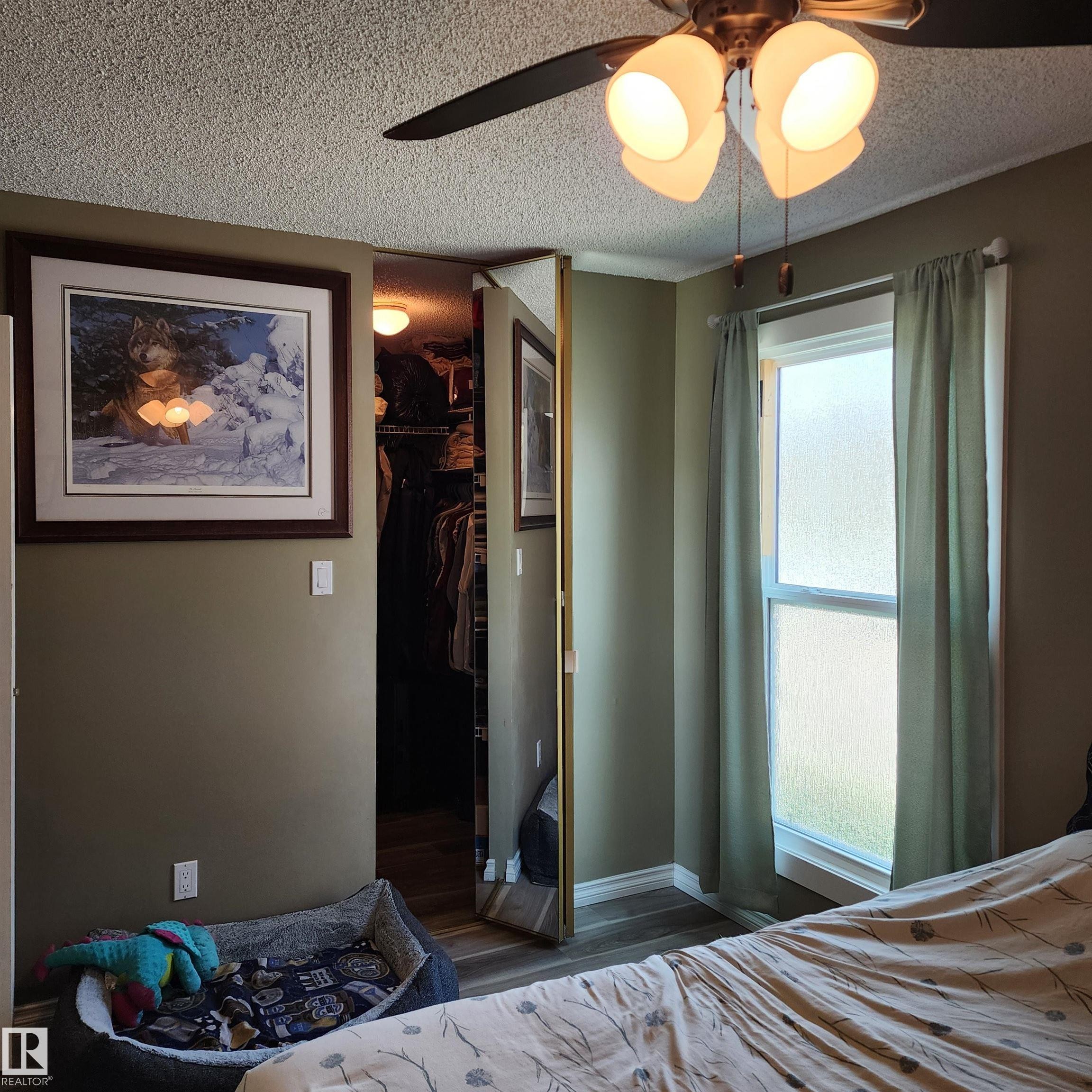 1102 Saddleback Road Nw, Edmonton, AB - Indoor Photo Showing Bedroom
