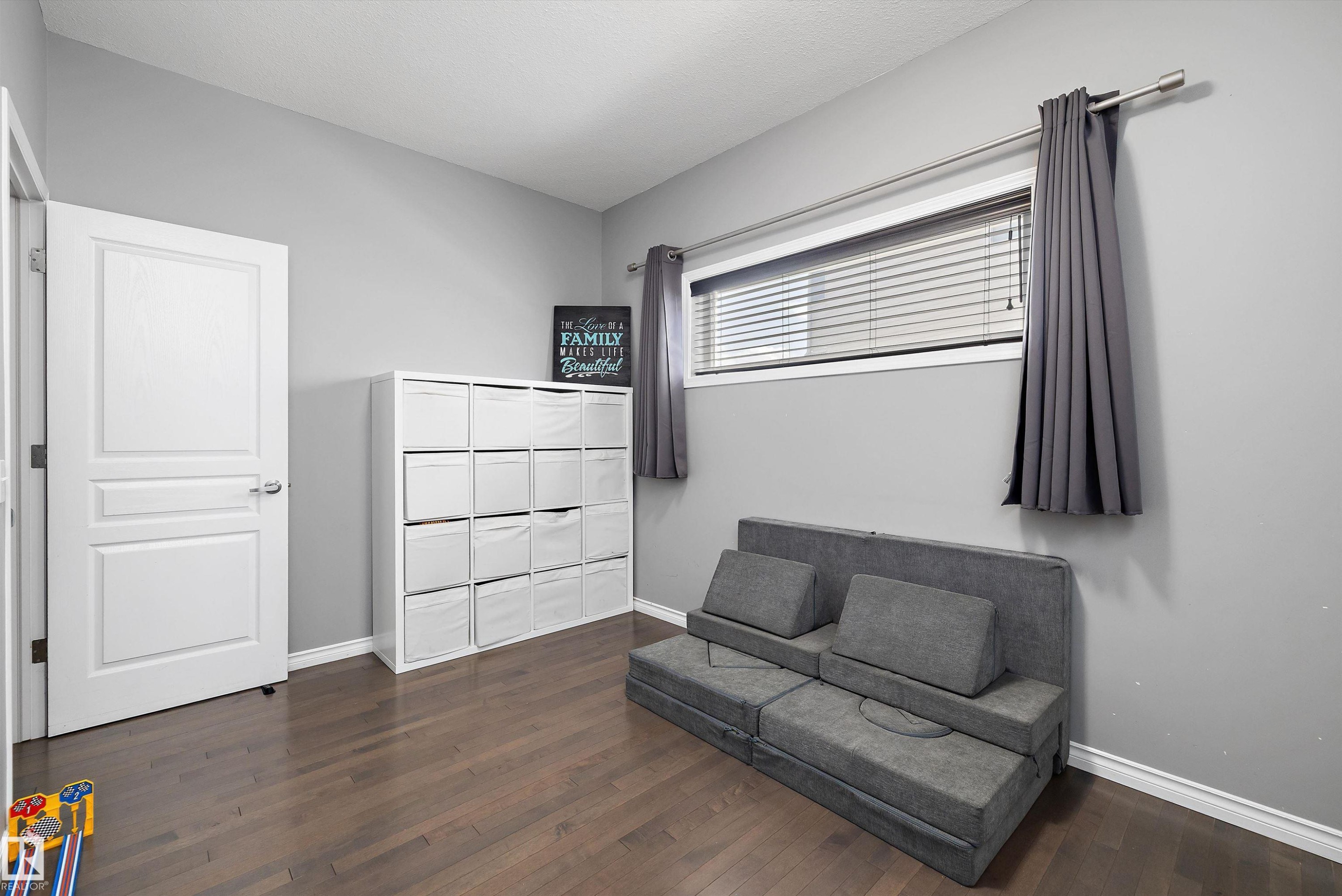 3332 Cutler Crescent Sw, Edmonton, AB - Indoor