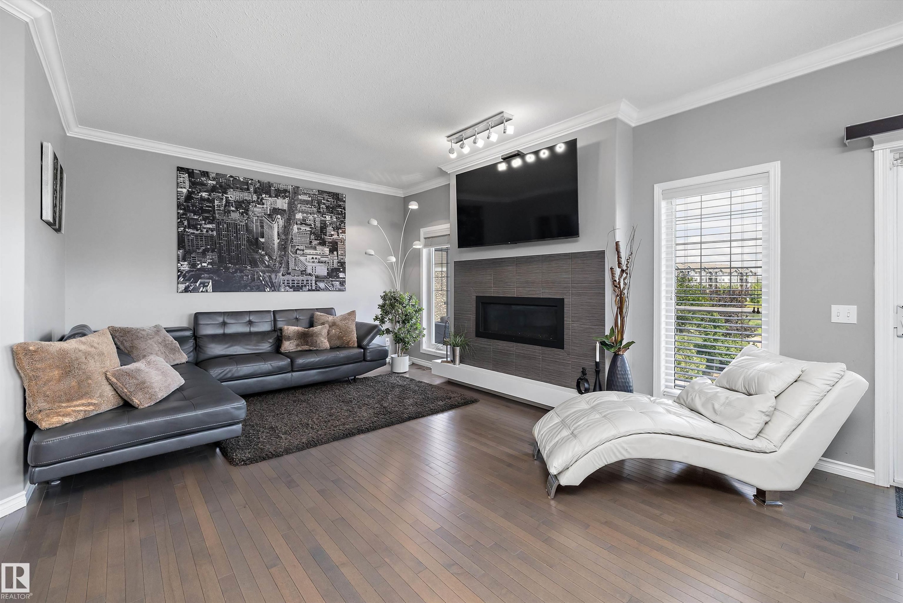 3332 Cutler Crescent Sw, Edmonton, AB - Indoor Photo Showing Living Room With Fireplace