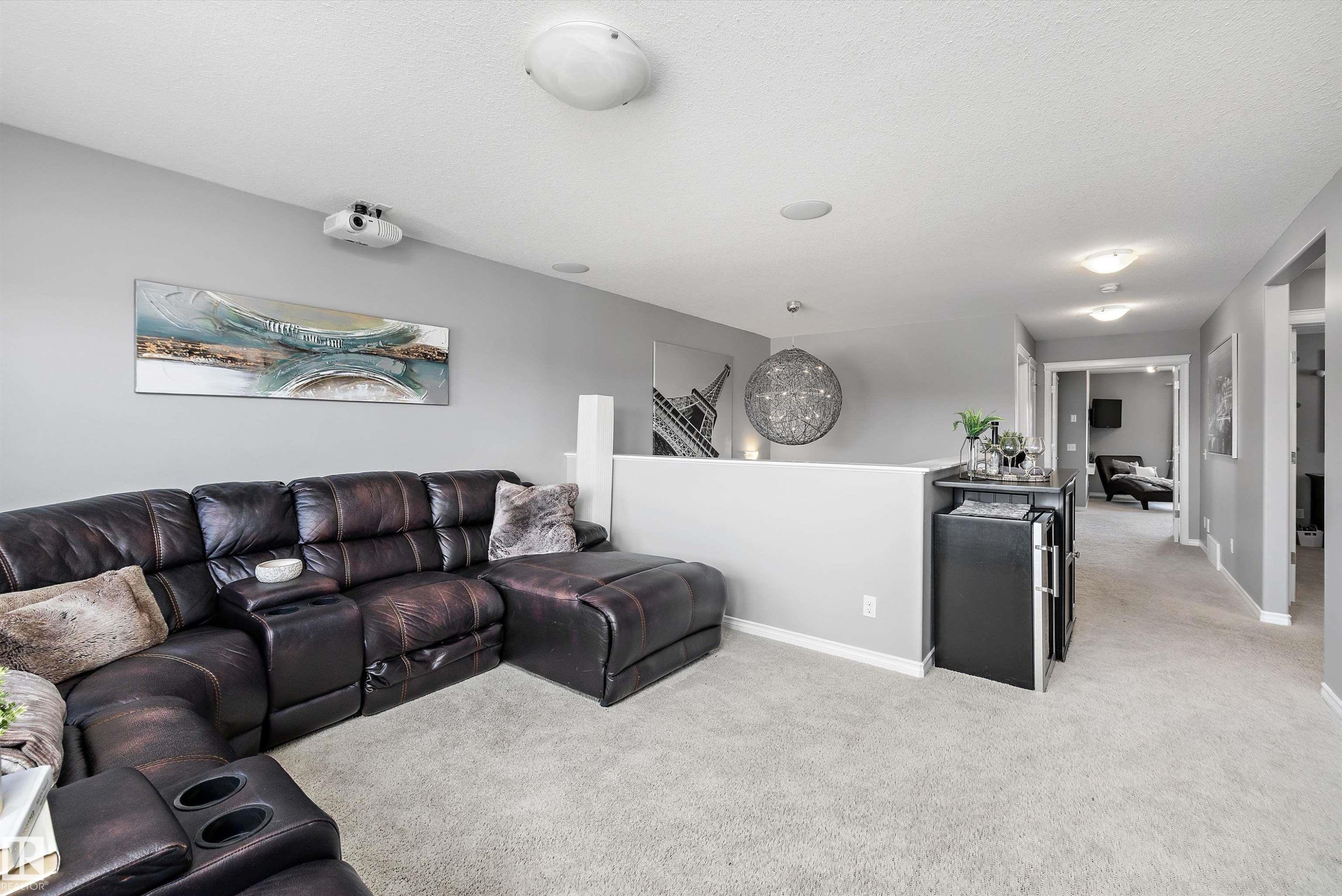 3332 Cutler Crescent Sw, Edmonton, AB - Indoor Photo Showing Living Room