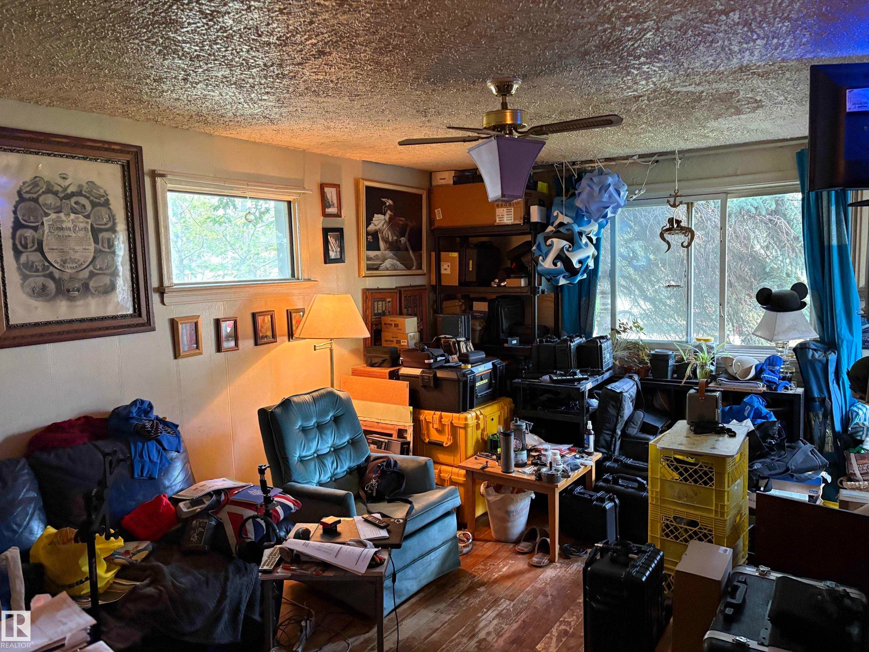 12044 64 Street Nw, Edmonton, AB - Indoor Photo Showing Other Room