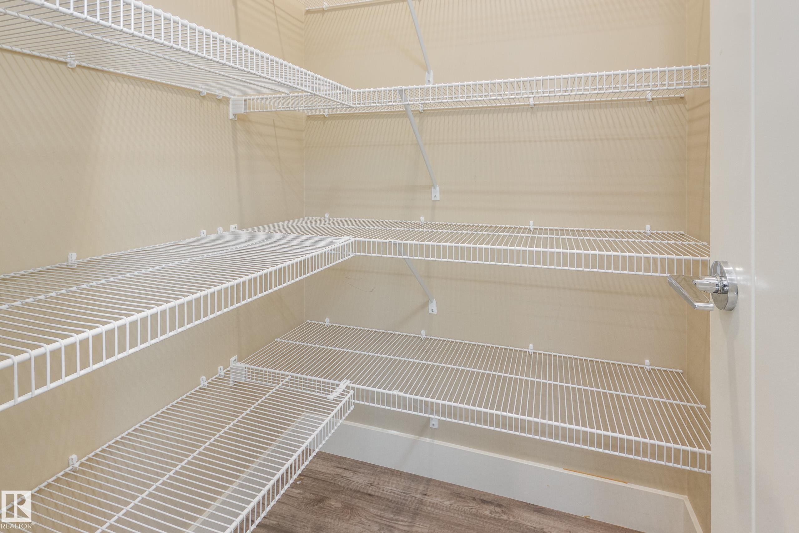 #39 804 Welsh Dr Sw, Edmonton, AB - Indoor With Storage