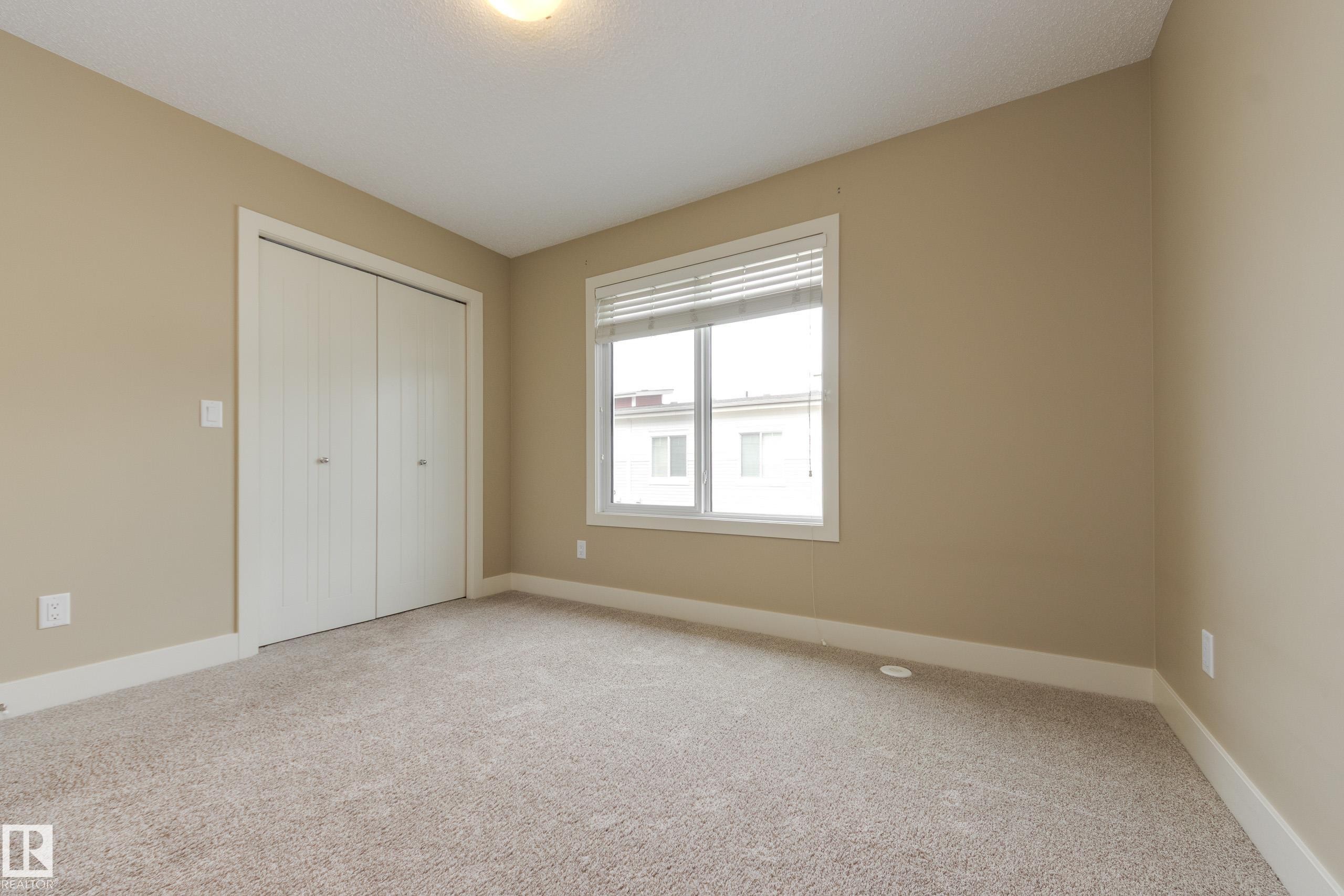 #39 804 Welsh Dr Sw, Edmonton, AB - Indoor Photo Showing Other Room