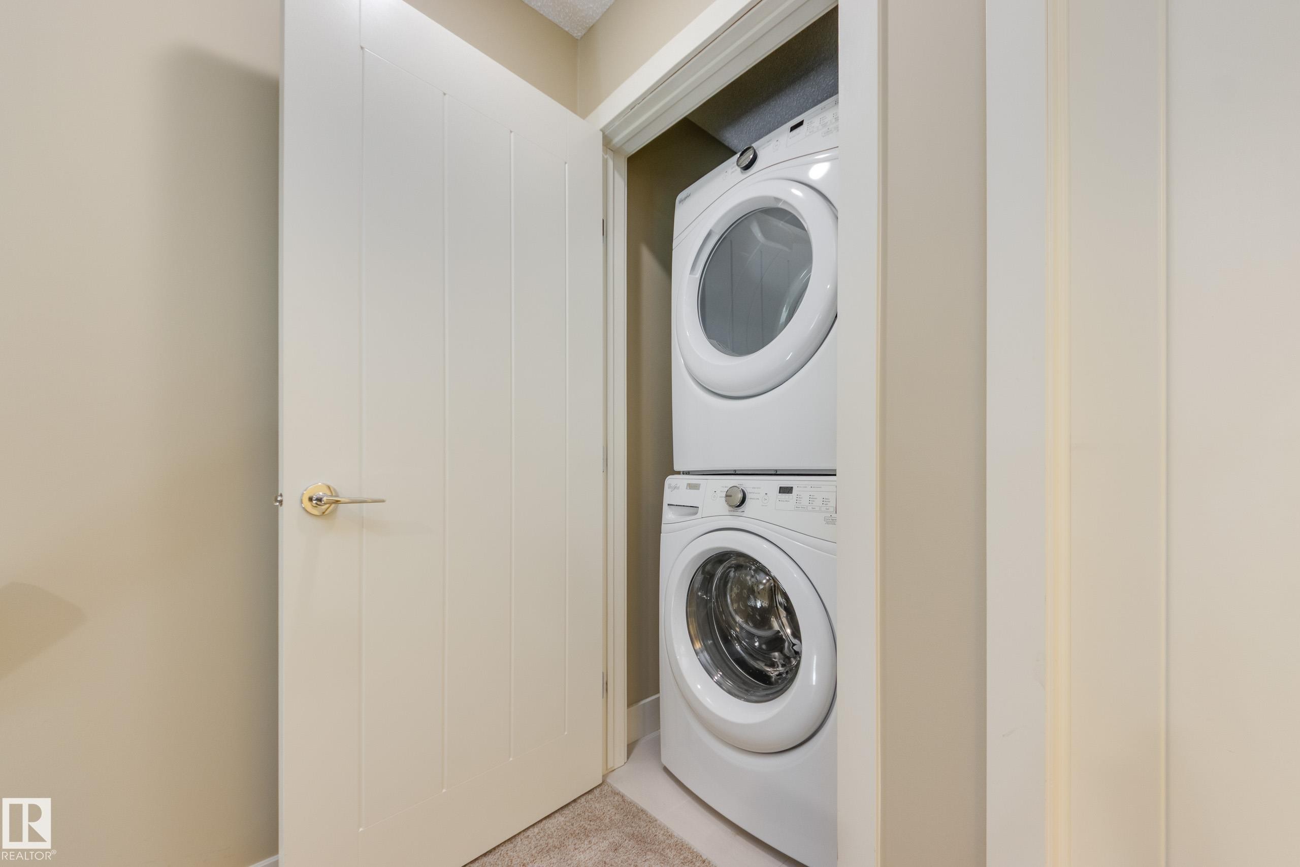 #39 804 Welsh Dr Sw, Edmonton, AB - Indoor Photo Showing Laundry Room