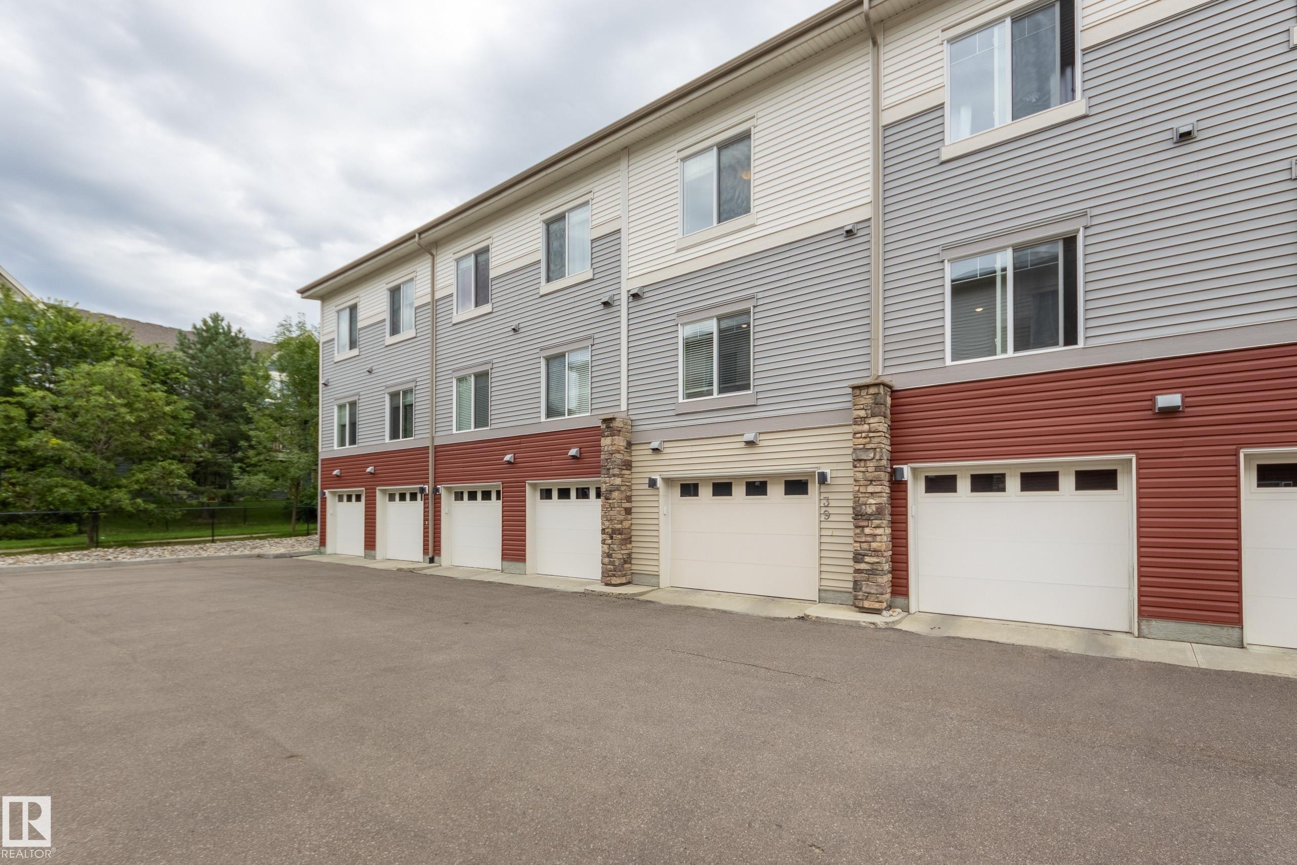 #39 804 Welsh Dr Sw, Edmonton, AB - Outdoor