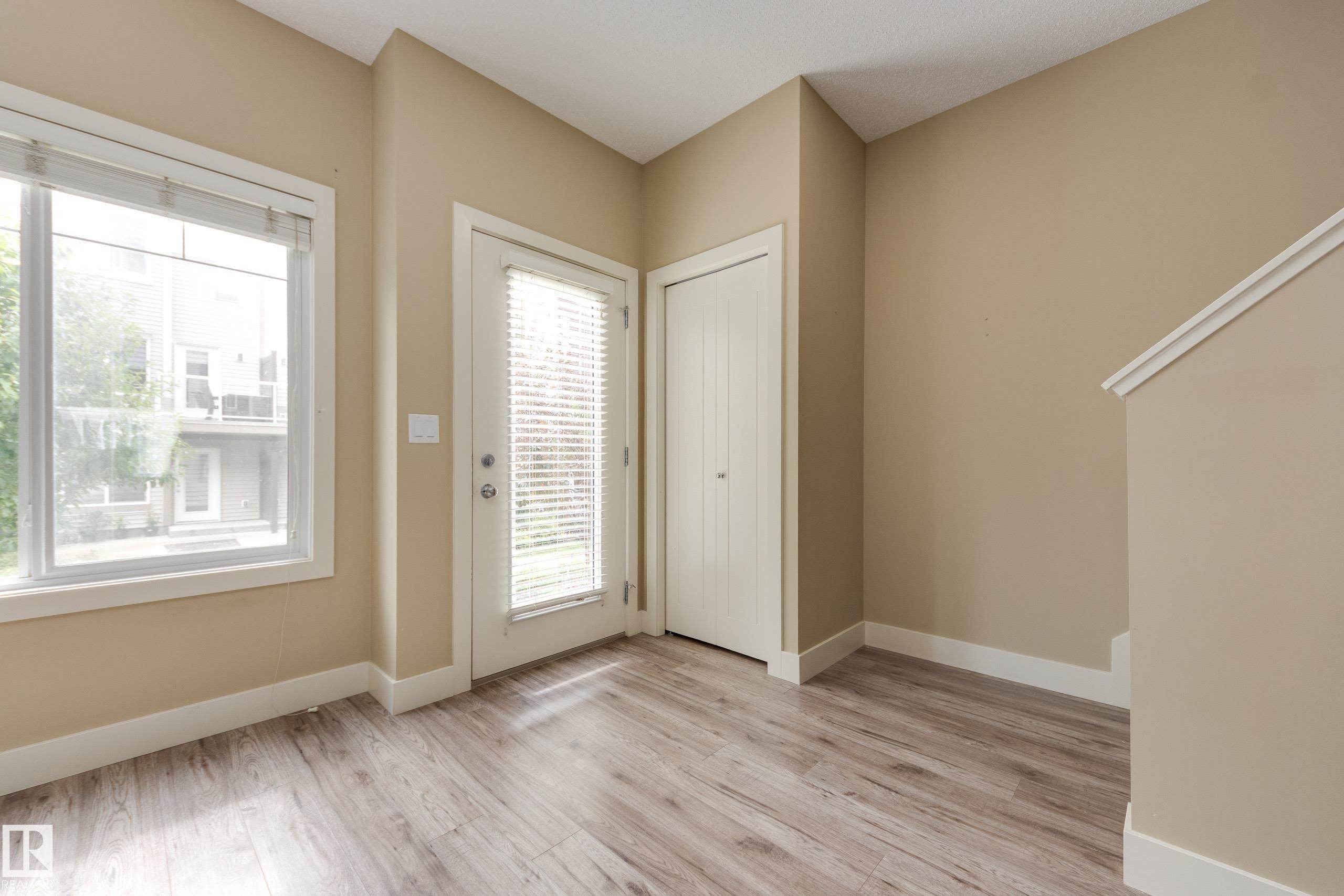 #39 804 Welsh Dr Sw, Edmonton, AB - Indoor Photo Showing Other Room