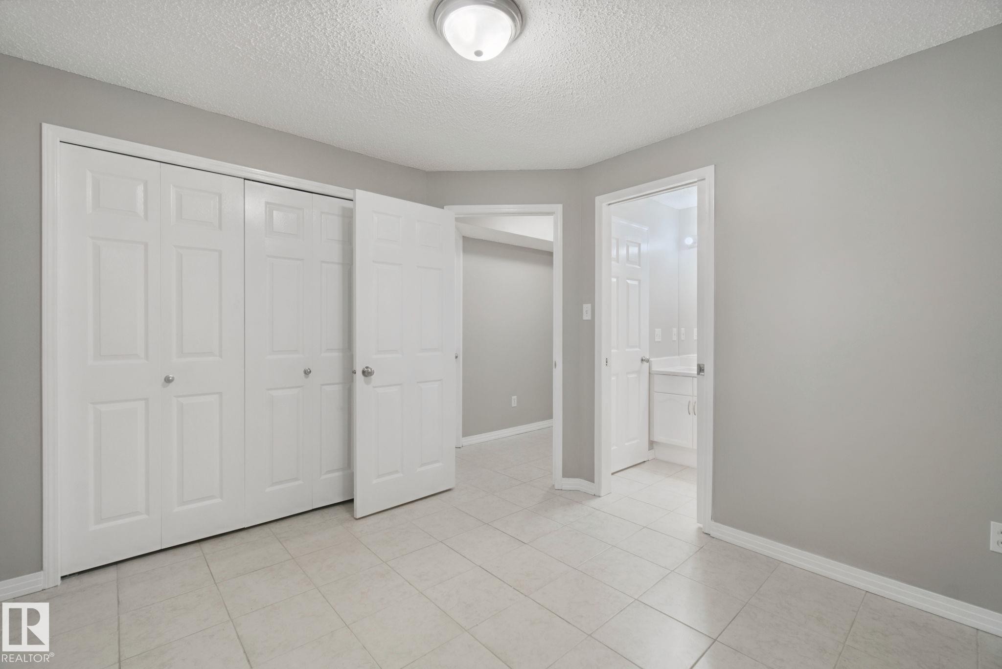 3104 32 Avenue Nw, Edmonton, AB - Indoor Photo Showing Other Room