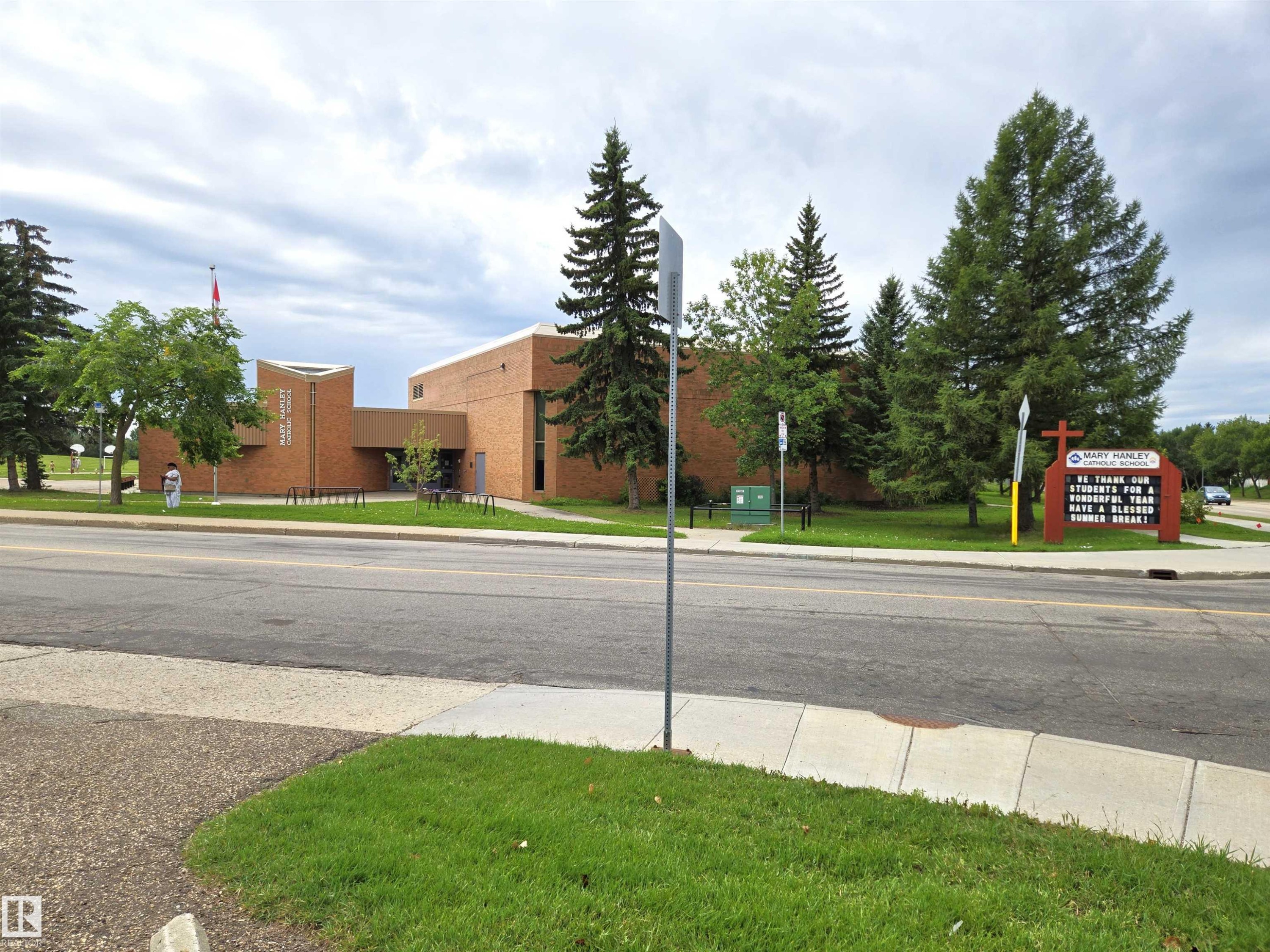 3104 32 Avenue Nw, Edmonton, AB - Outdoor