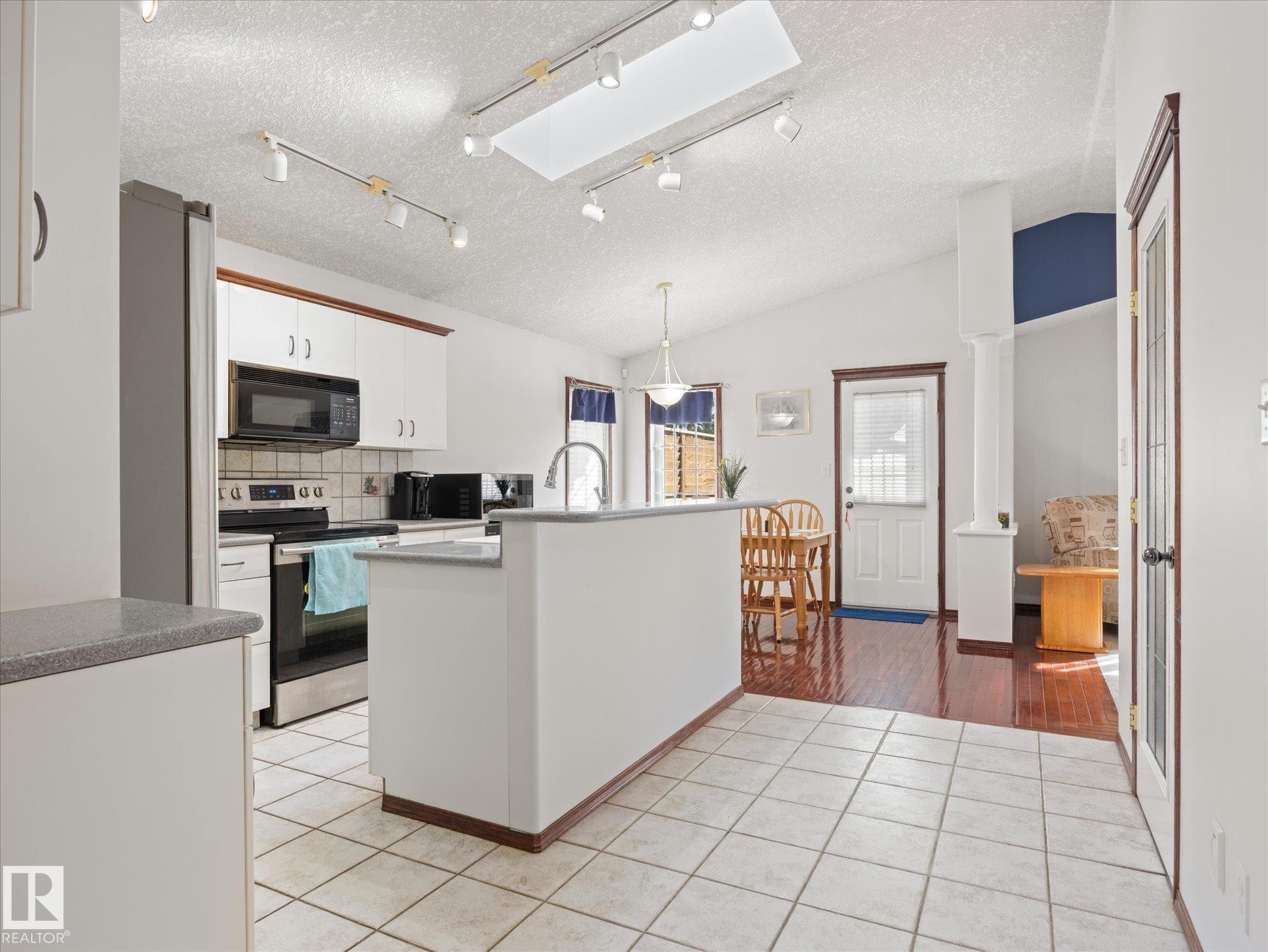 11413 118 Street Nw, Edmonton, AB