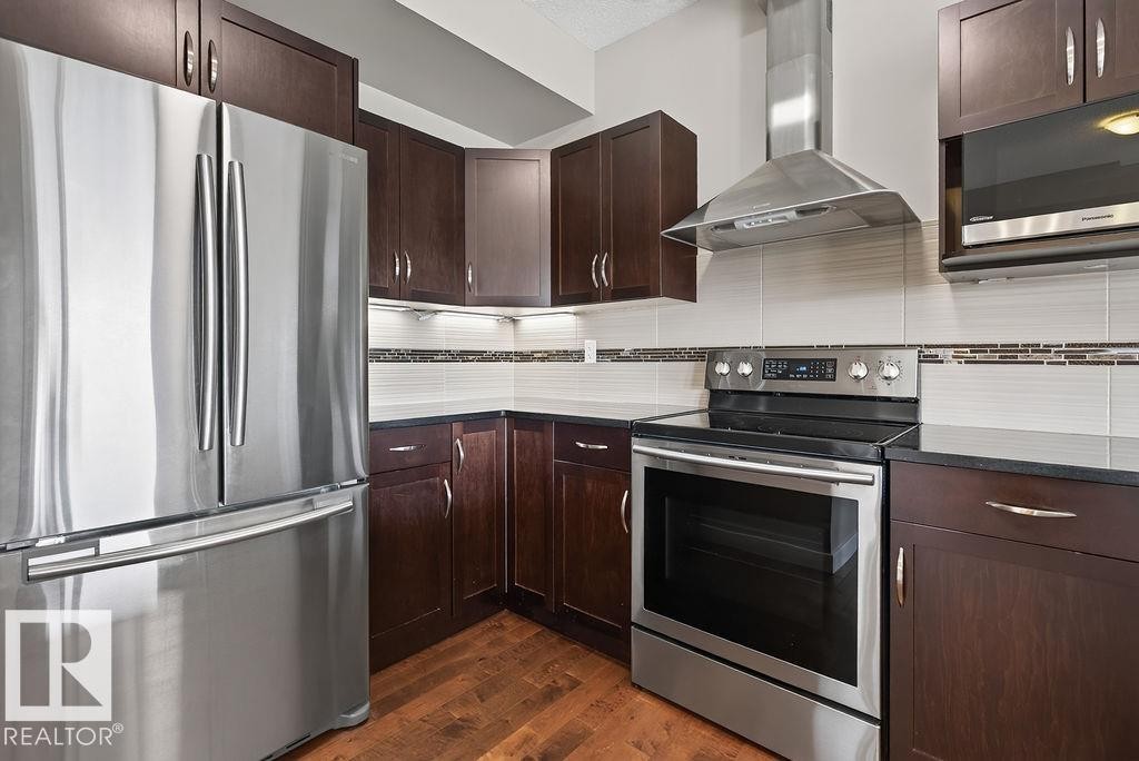 #303 35 Sturgeon Rd, St. Albert, AB - Indoor Photo Showing Kitchen With Stainless Steel Kitchen