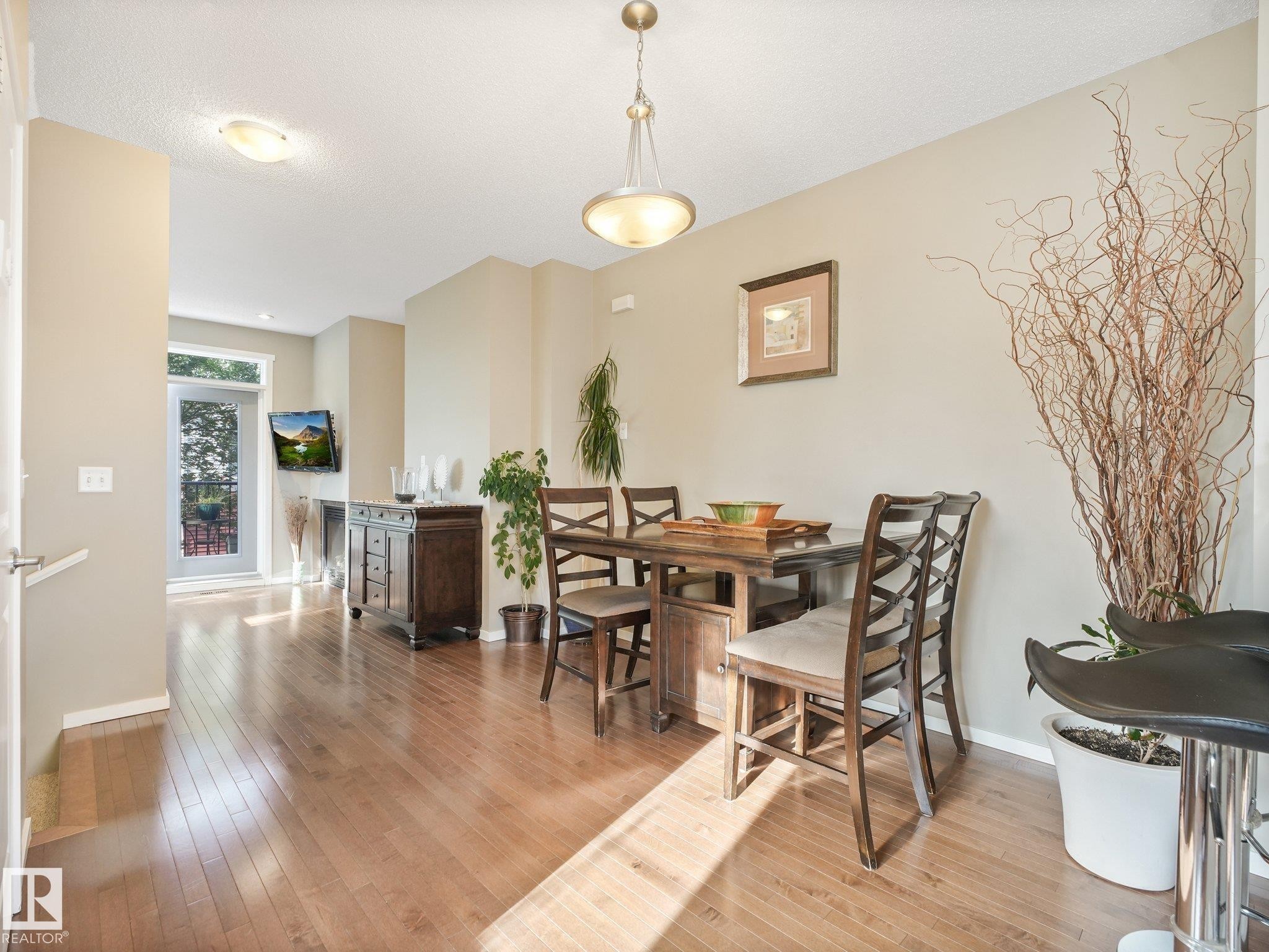 #55 603 Watt Bv Sw, Edmonton, AB - Indoor Photo Showing Dining Room