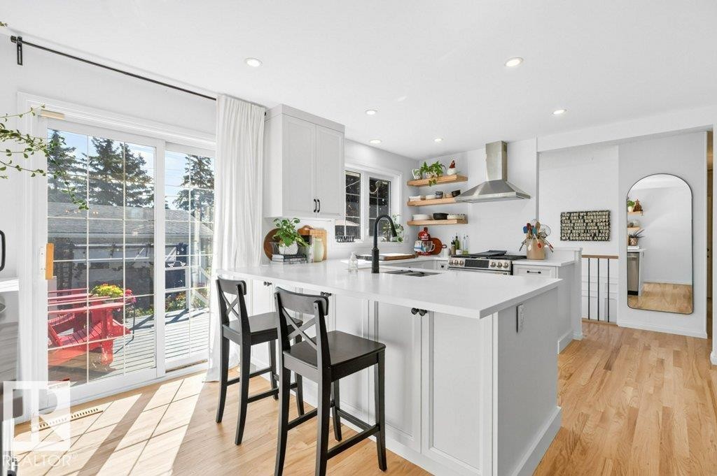 9047 52 Street Nw, Edmonton, AB - Indoor Photo Showing Kitchen With Upgraded Kitchen