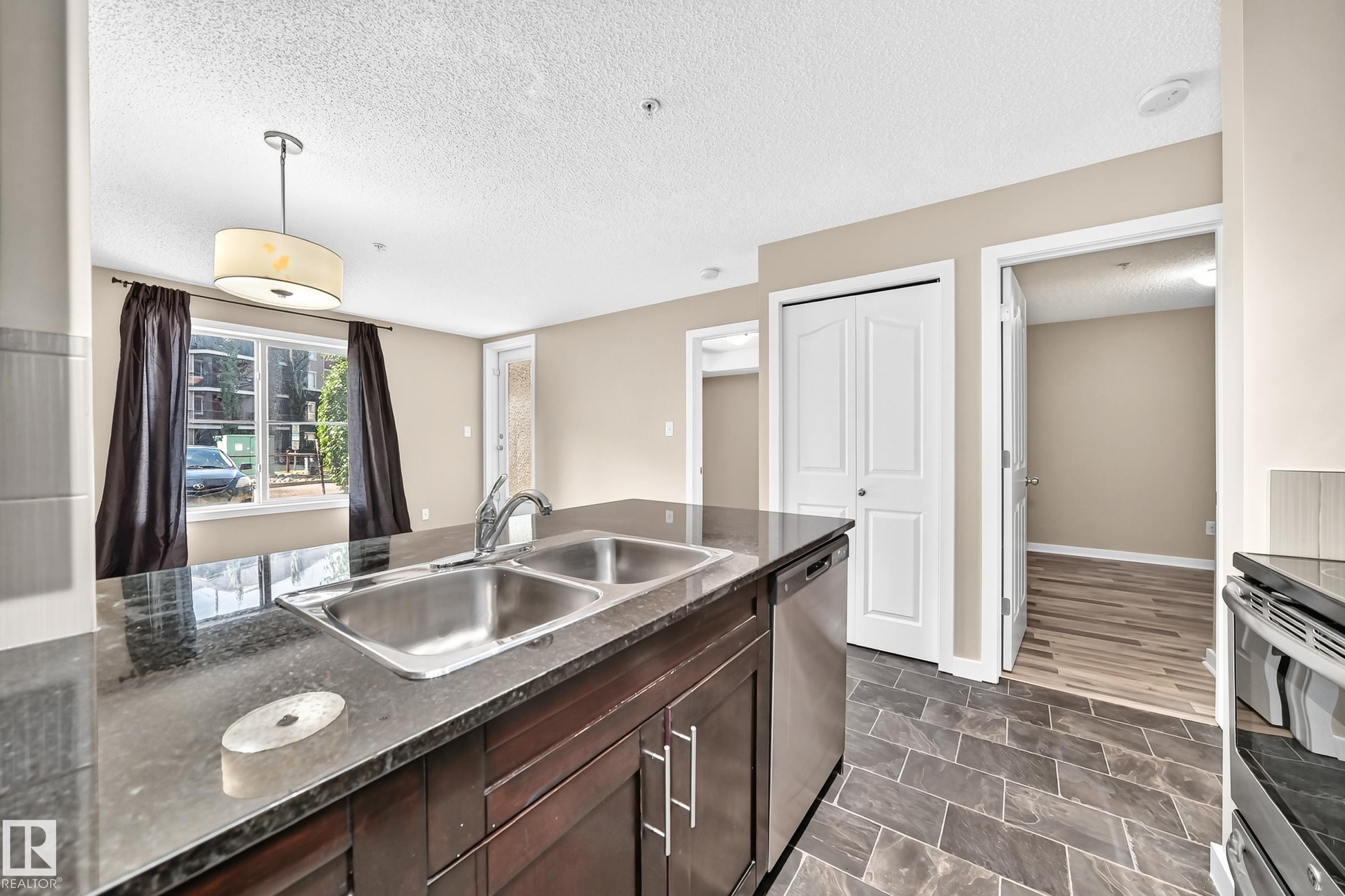 #109 1070 Mcconachie Bv Nw, Edmonton, AB