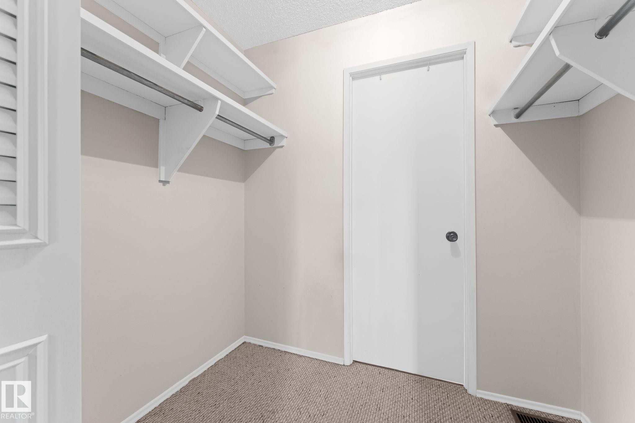 164 Surrey Gardens Nw, Edmonton, AB - Indoor With Storage