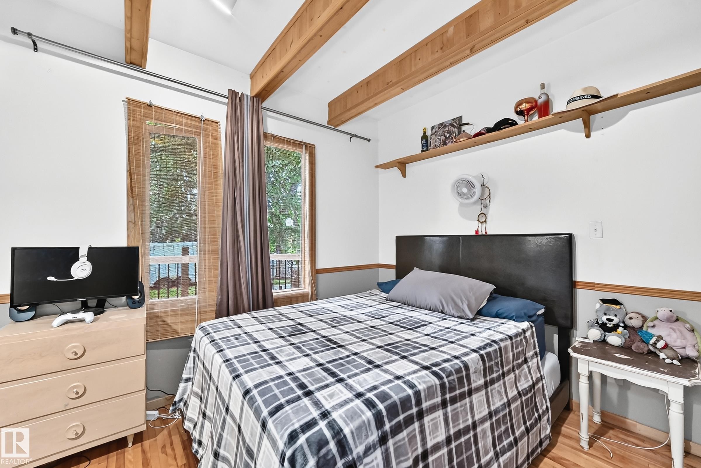 11419 126 Street Nw, Edmonton, AB - Indoor Photo Showing Bedroom