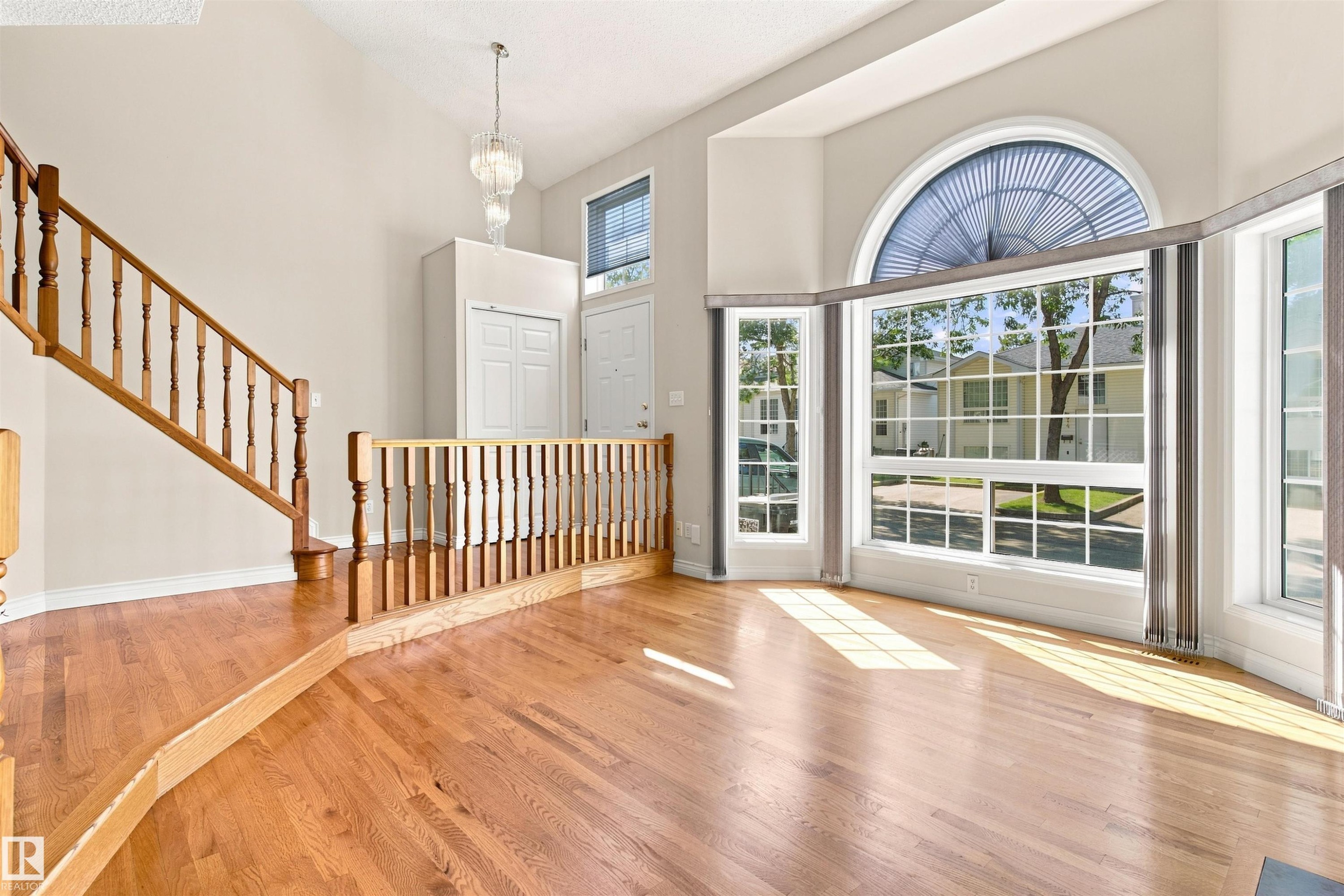 #1 3311 58 St Nw, Edmonton, AB - Indoor Photo Showing Other Room