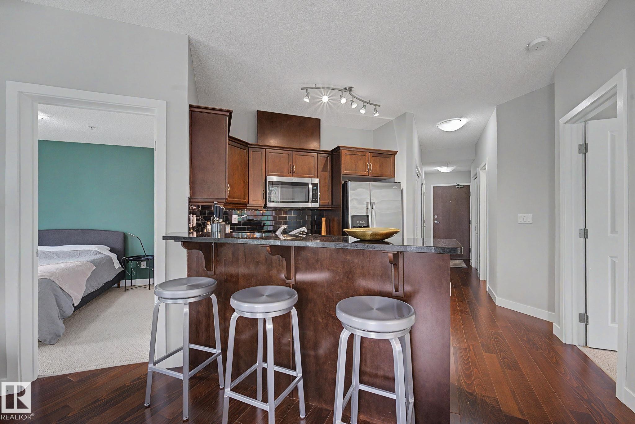 #307 7907 109 St Nw, Edmonton, AB - Indoor Photo Showing Kitchen