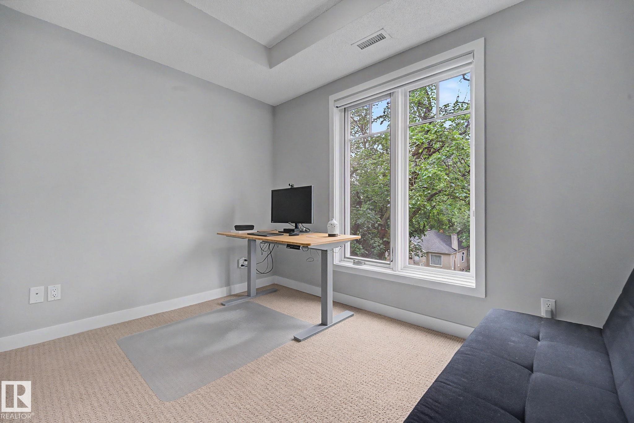 #307 7907 109 St Nw, Edmonton, AB - Indoor