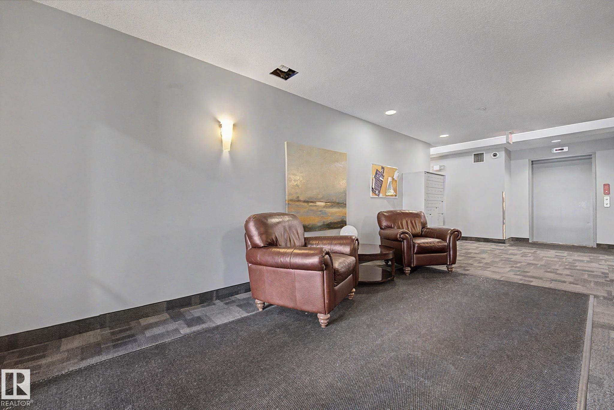 #307 7907 109 St Nw, Edmonton, AB - Indoor Photo Showing Other Room