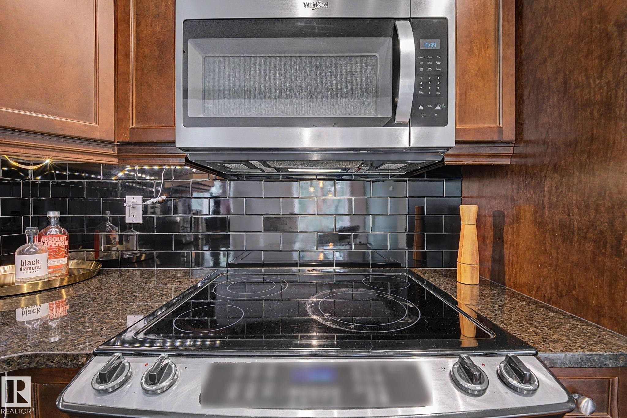 #307 7907 109 St Nw, Edmonton, AB - Indoor Photo Showing Kitchen