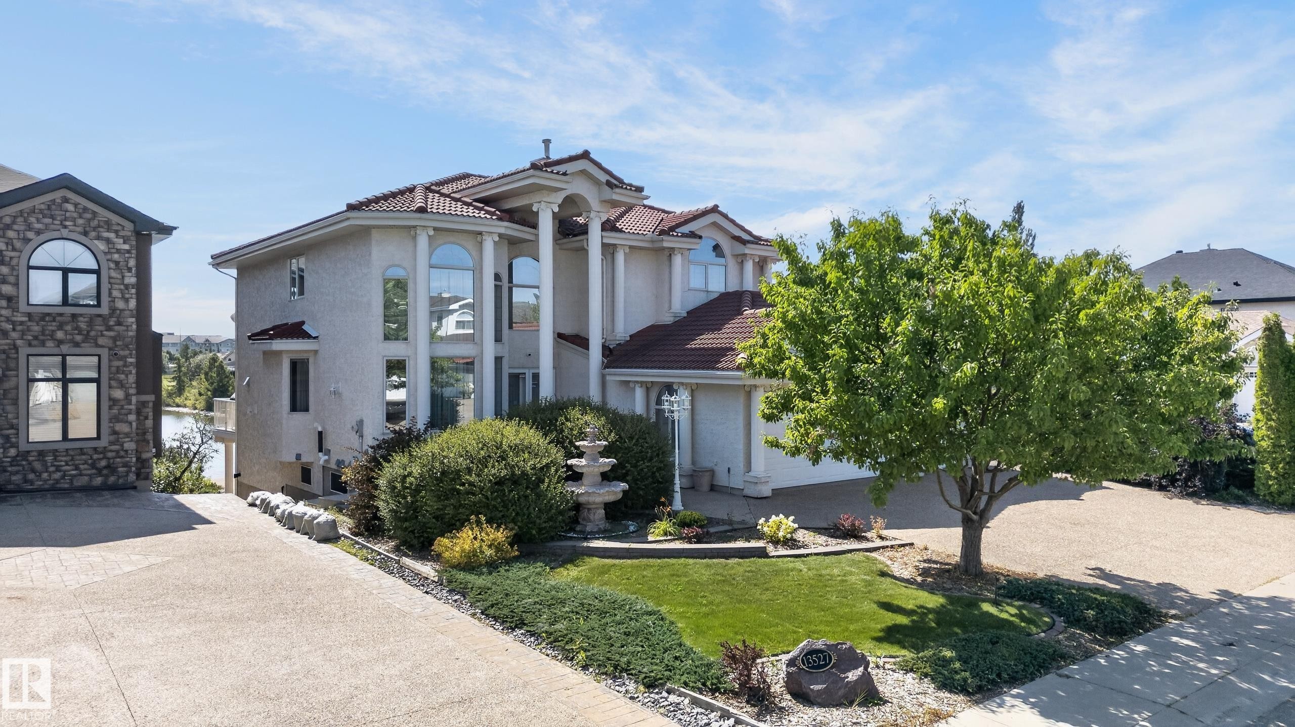 13527 158 Avenue Nw, Edmonton, AB - Outdoor With Facade