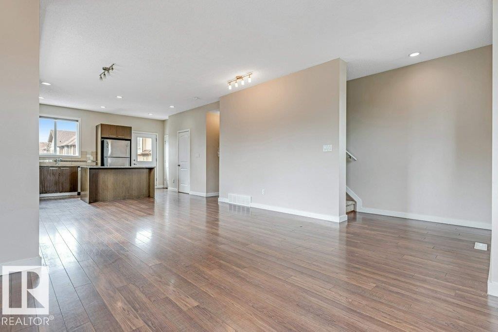 #1 655 Watt Bv Sw, Edmonton, AB - Indoor