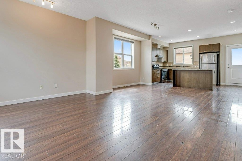 #1 655 Watt Bv Sw, Edmonton, AB - Indoor
