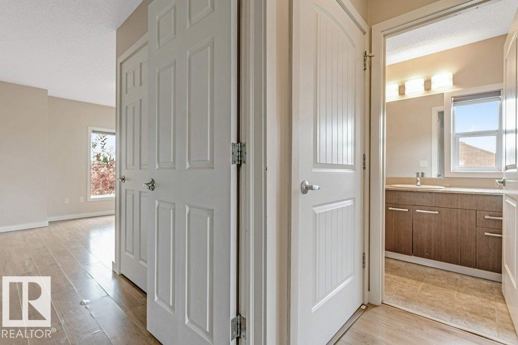 #1 655 Watt Bv Sw, Edmonton, AB - Indoor Photo Showing Other Room