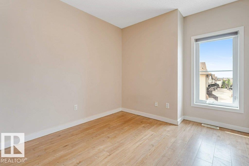 #1 655 Watt Bv Sw, Edmonton, AB - Indoor Photo Showing Other Room