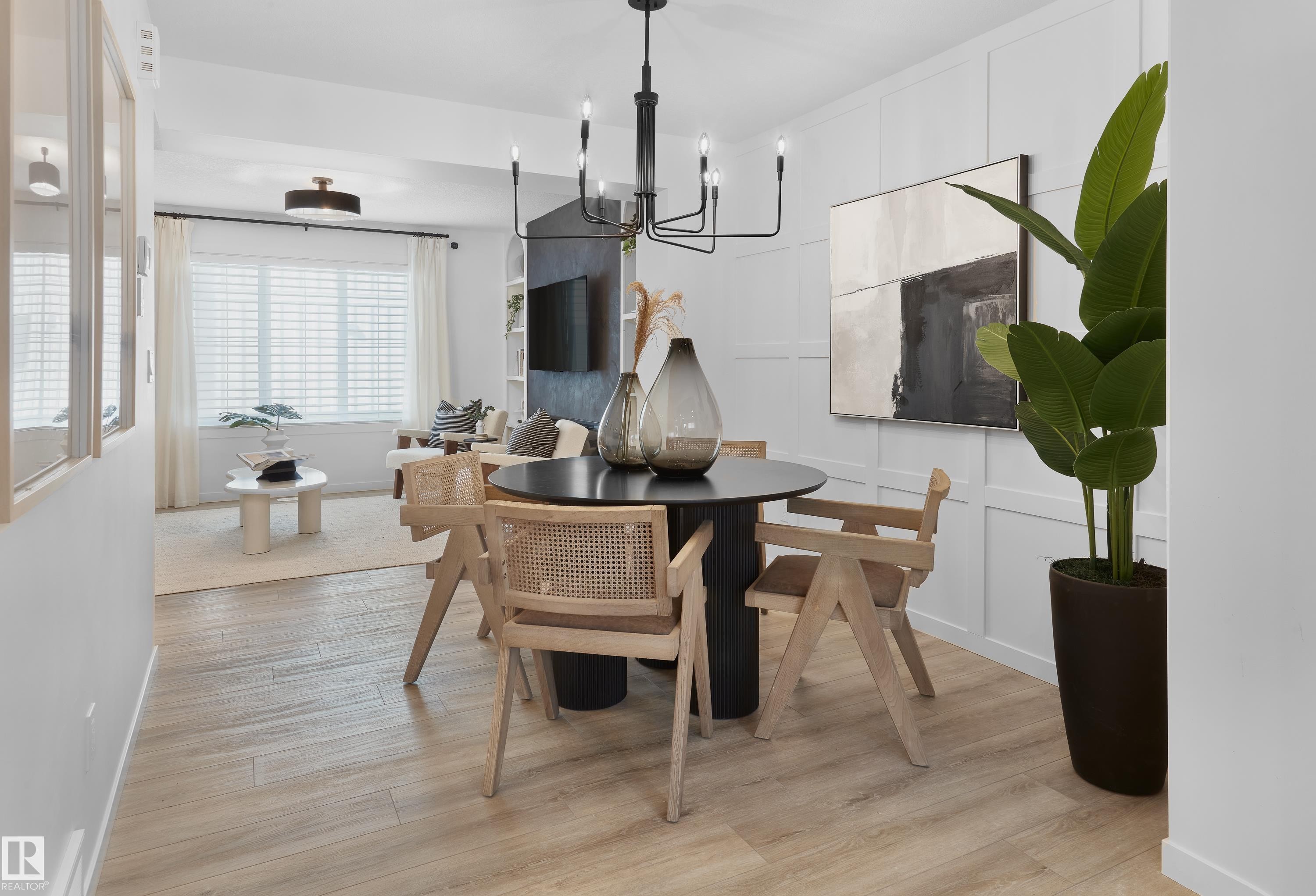 2024 Glastonbury Boulevard Nw, Edmonton, AB - Indoor Photo Showing Dining Room
