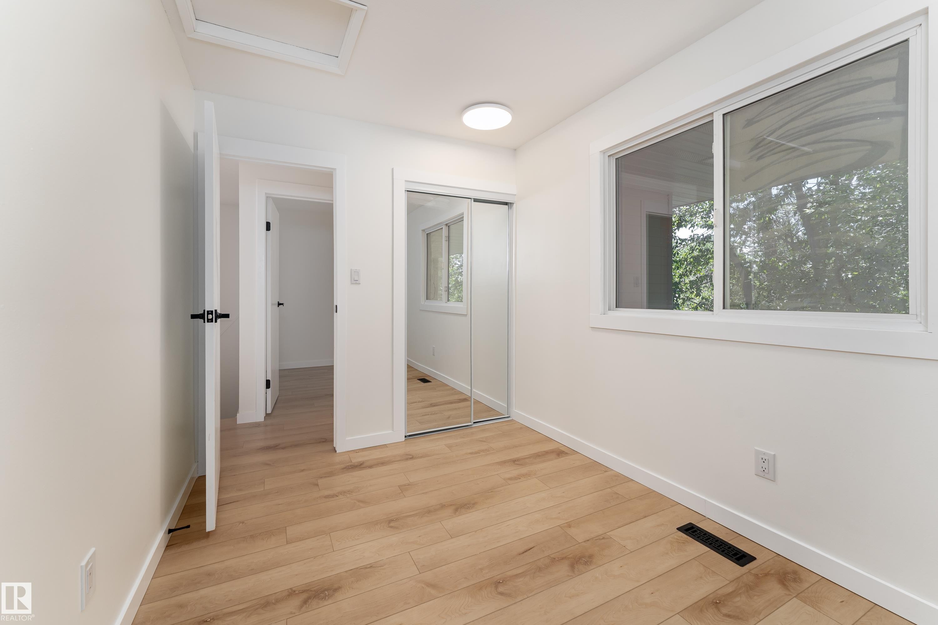 #10 1415 62 St Nw, Edmonton, AB - Indoor Photo Showing Other Room