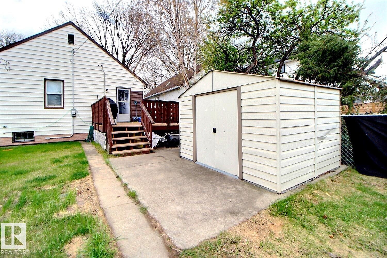 11626 87 Street Nw, Edmonton, AB - Outdoor