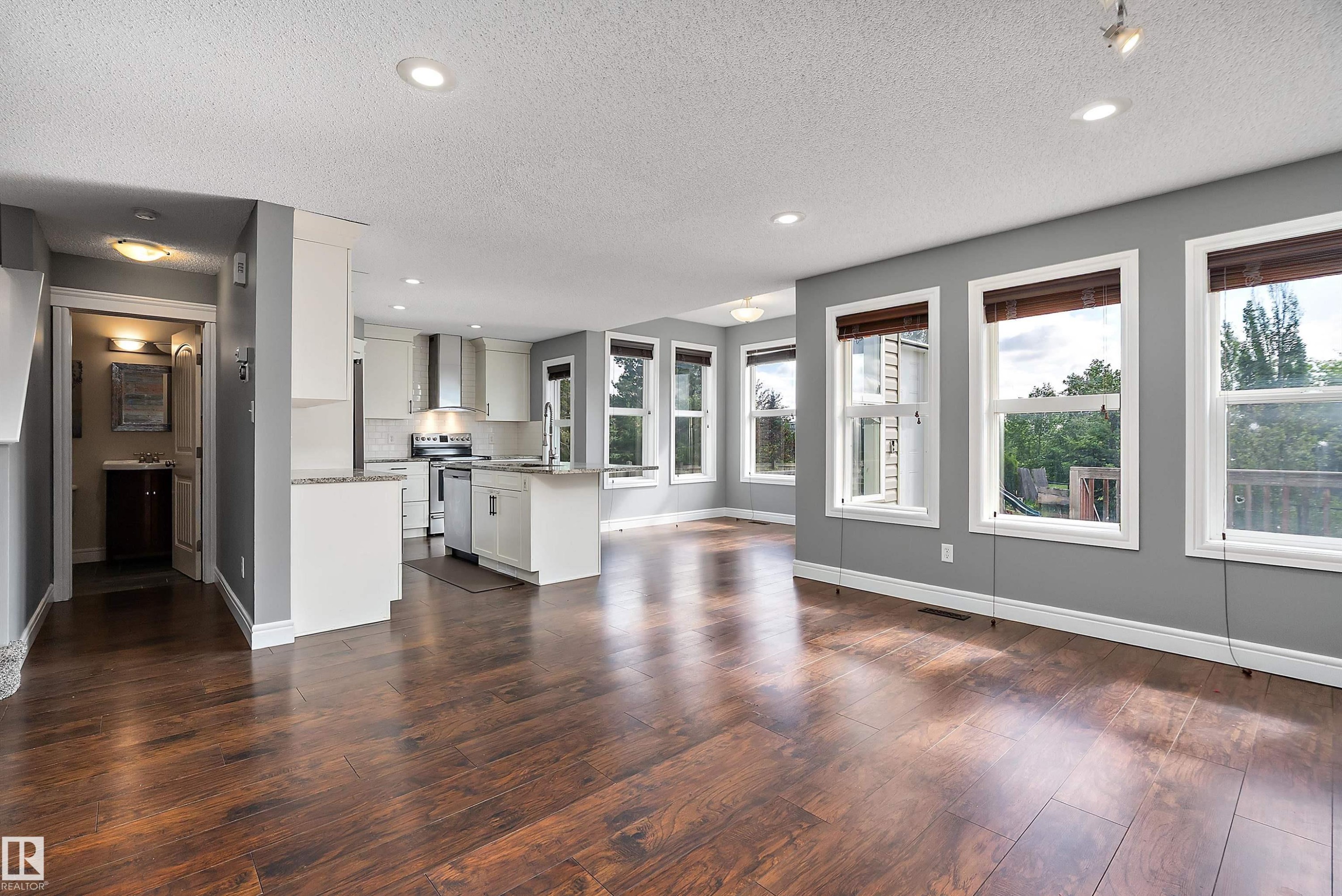 1103 115 Street Sw, Edmonton, AB - Indoor