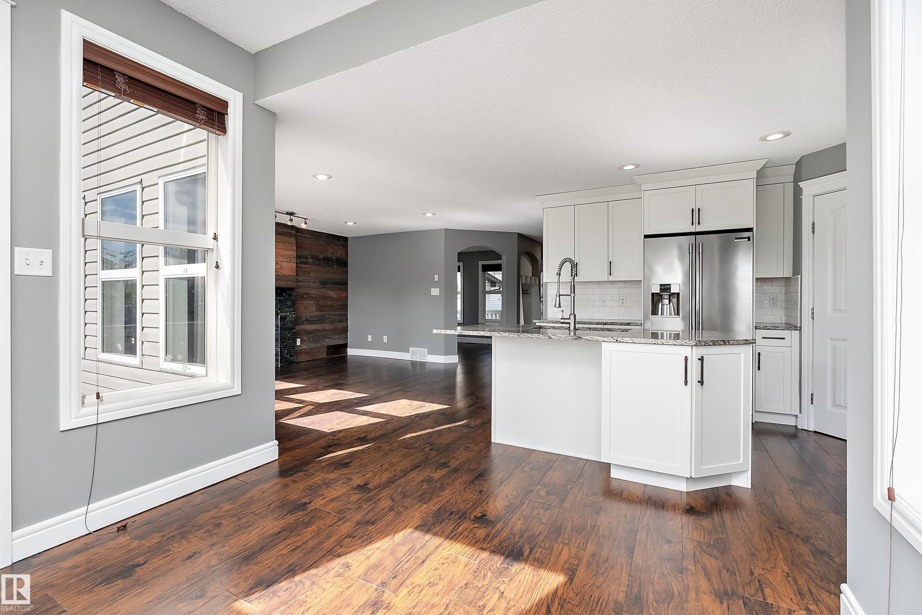 1103 115 Street Sw, Edmonton, AB - Indoor Photo Showing Kitchen With Upgraded Kitchen