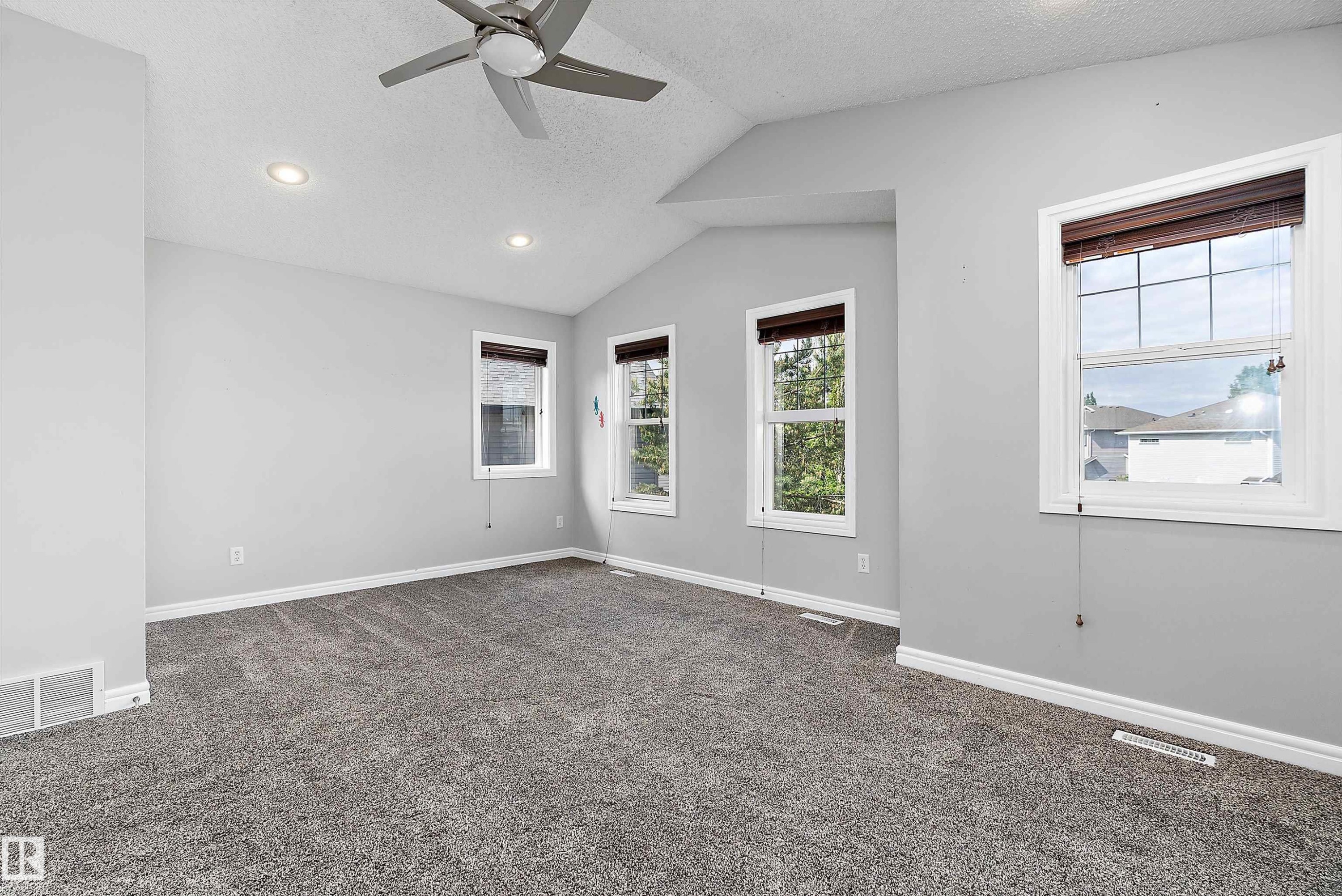 1103 115 Street Sw, Edmonton, AB - Indoor Photo Showing Other Room