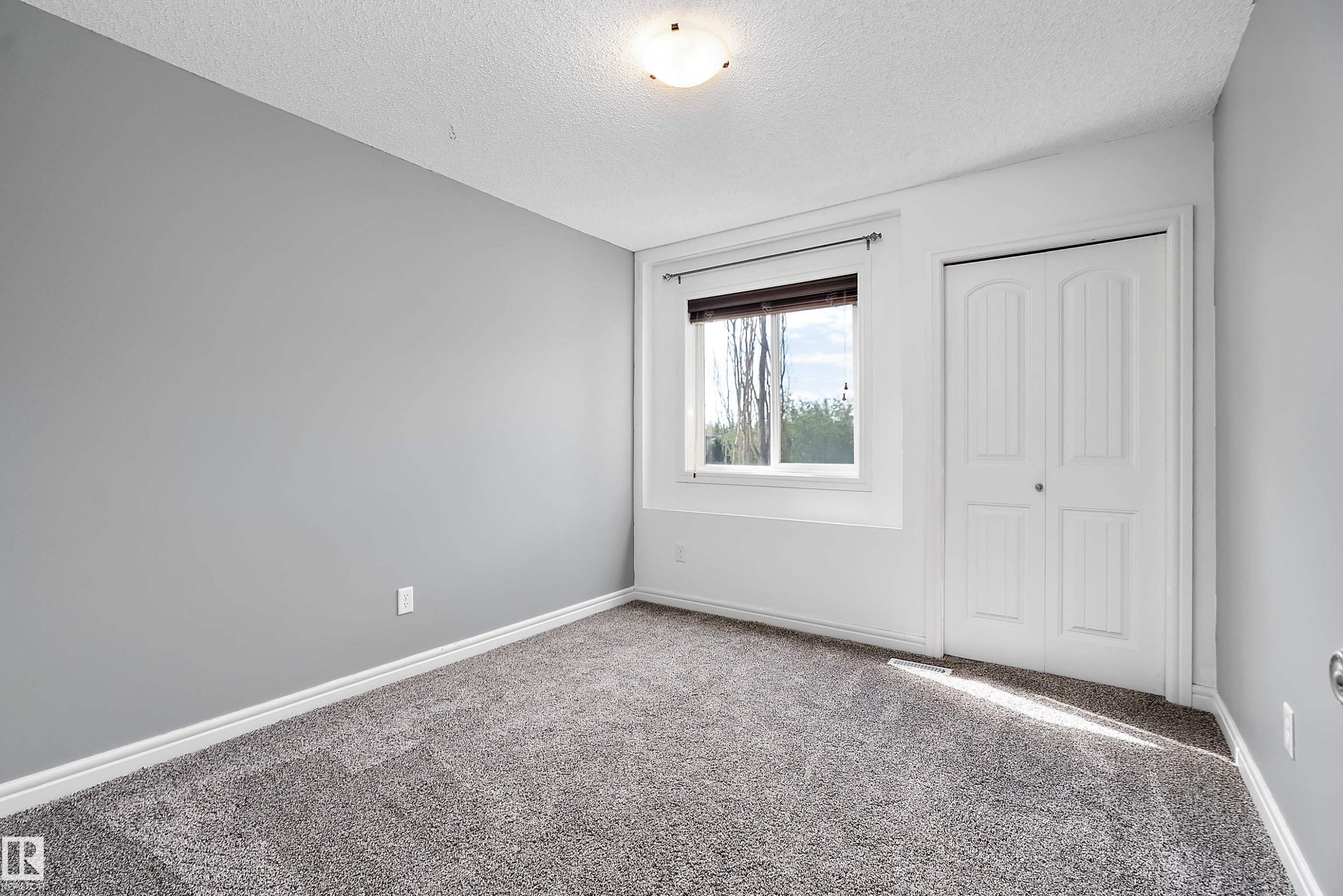 1103 115 Street Sw, Edmonton, AB - Indoor Photo Showing Other Room