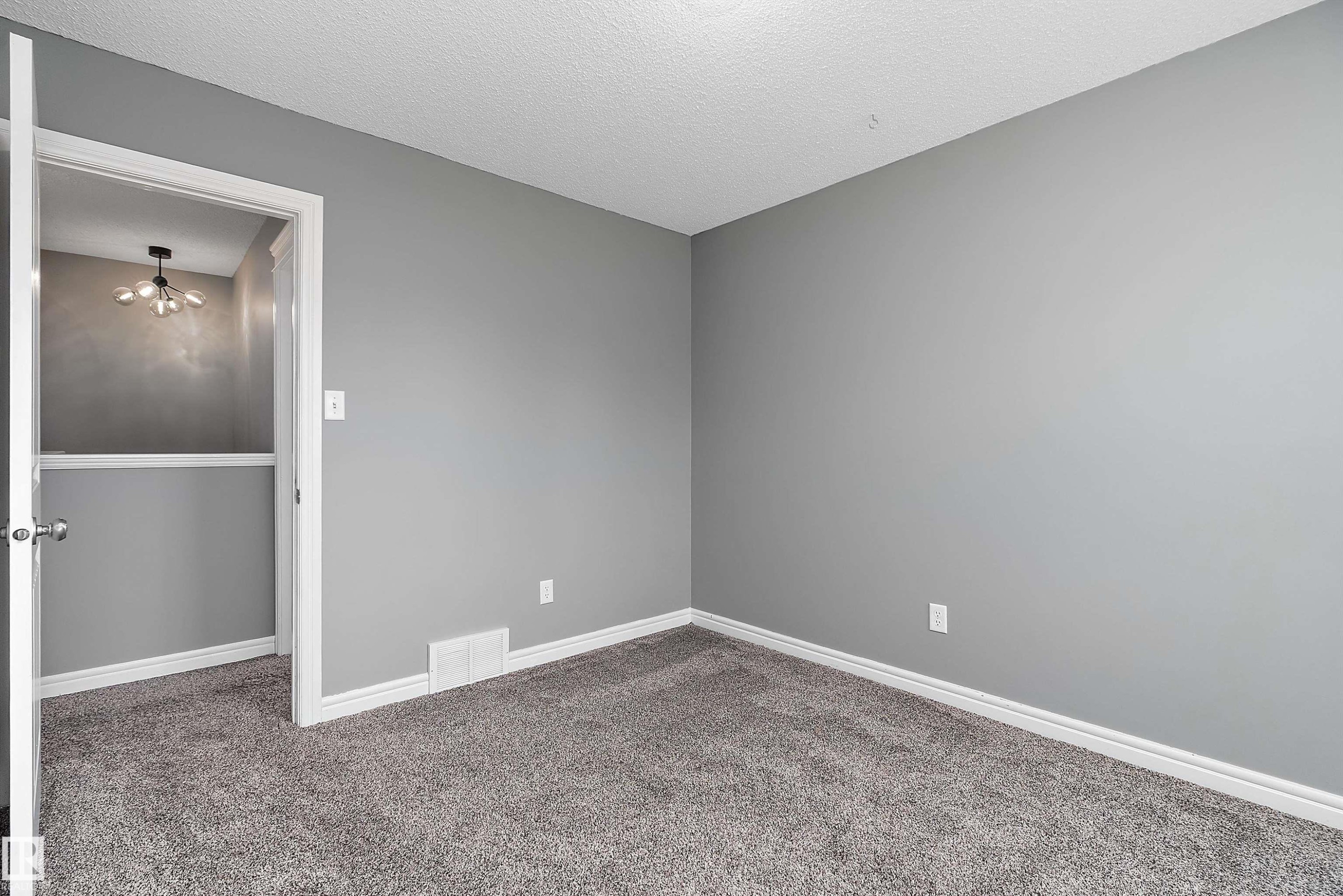 1103 115 Street Sw, Edmonton, AB - Indoor Photo Showing Other Room