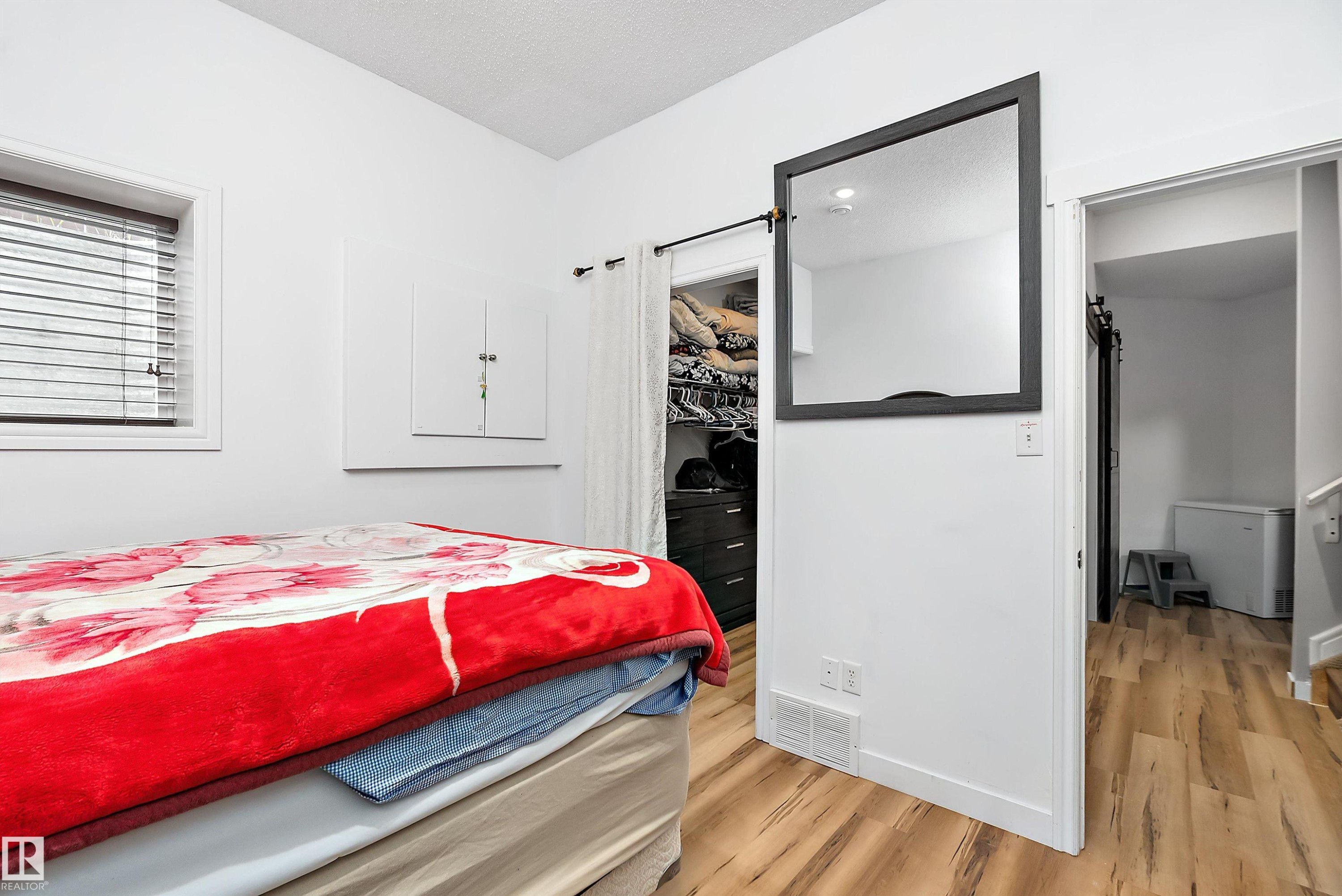 1103 115 Street Sw, Edmonton, AB - Indoor Photo Showing Bedroom