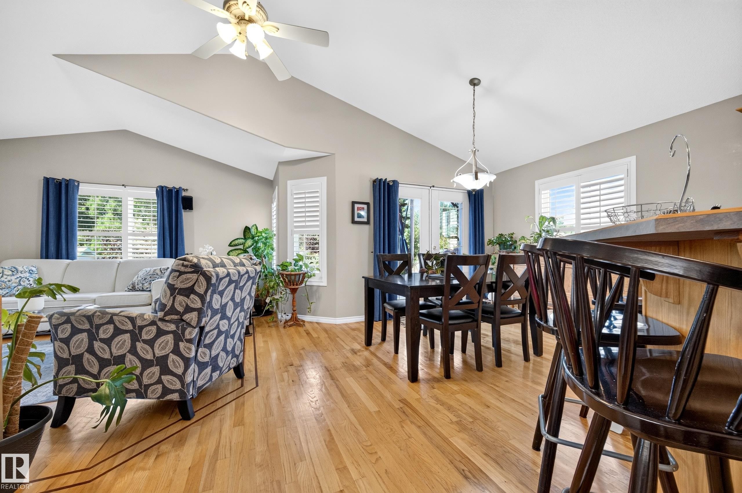 29 Second Avenue, Ardrossan, AB - Indoor Photo Showing Dining Room