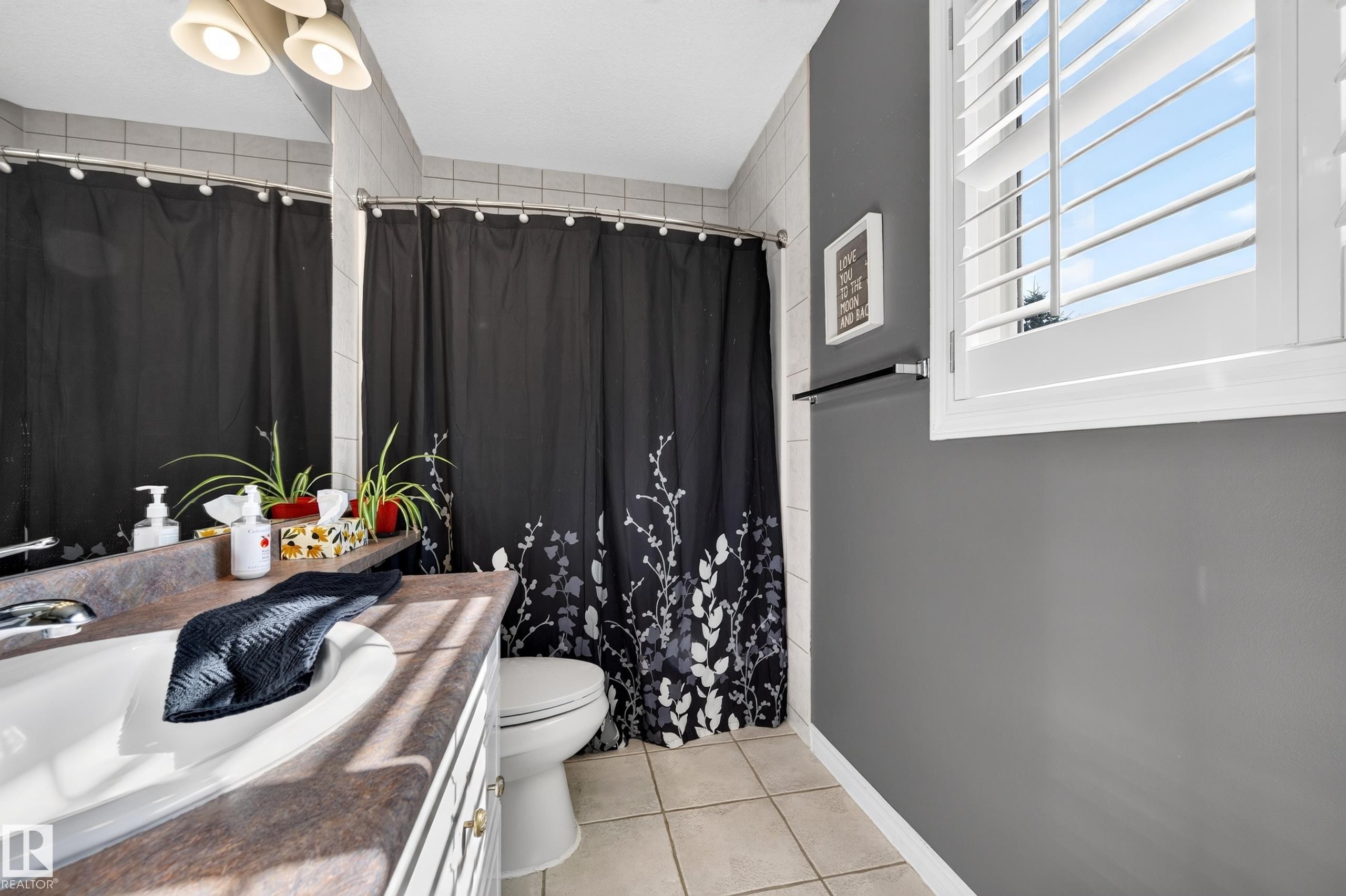 29 Second Avenue, Ardrossan, AB - Indoor Photo Showing Bathroom