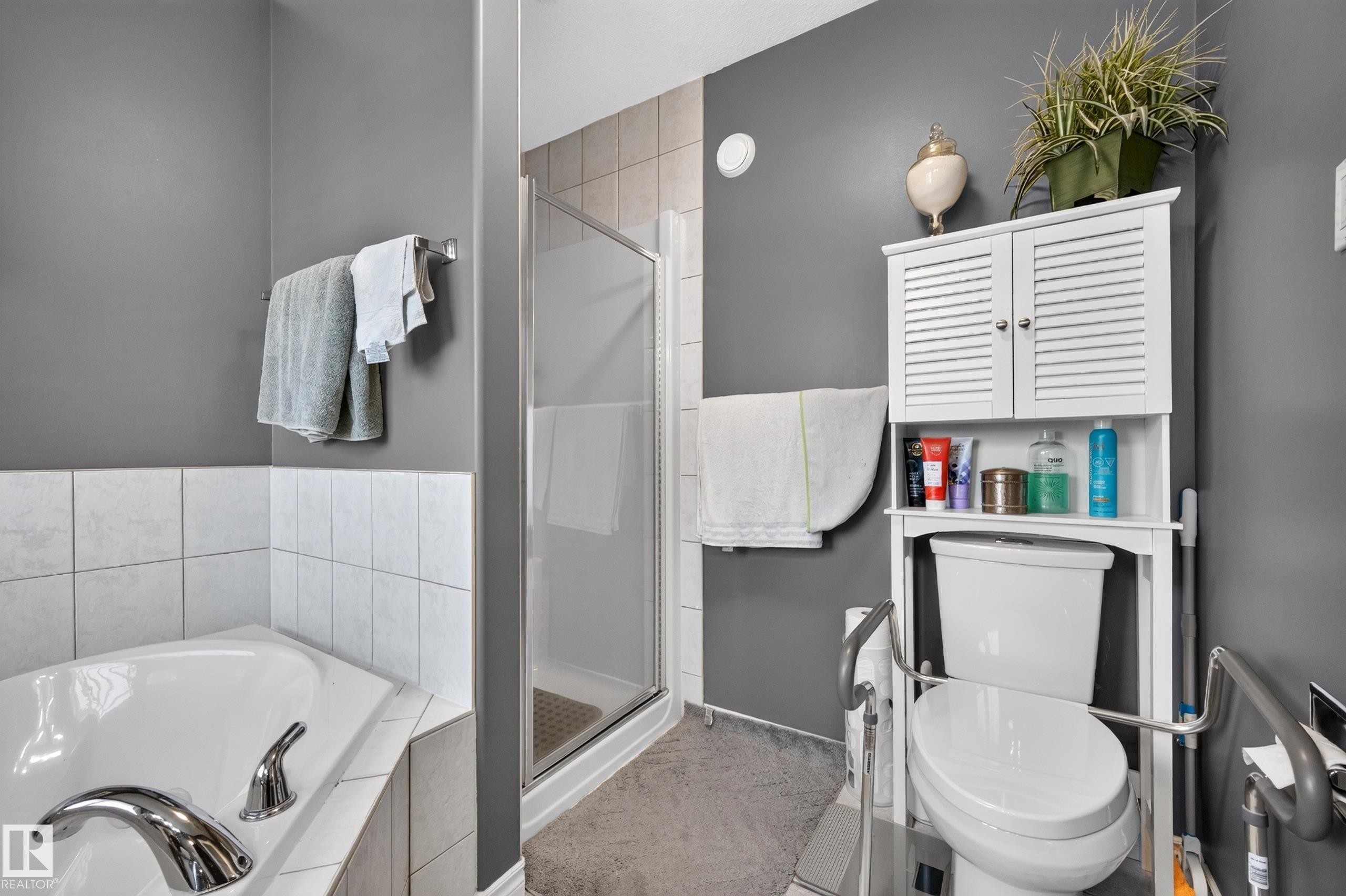 29 Second Avenue, Ardrossan, AB - Indoor Photo Showing Bathroom