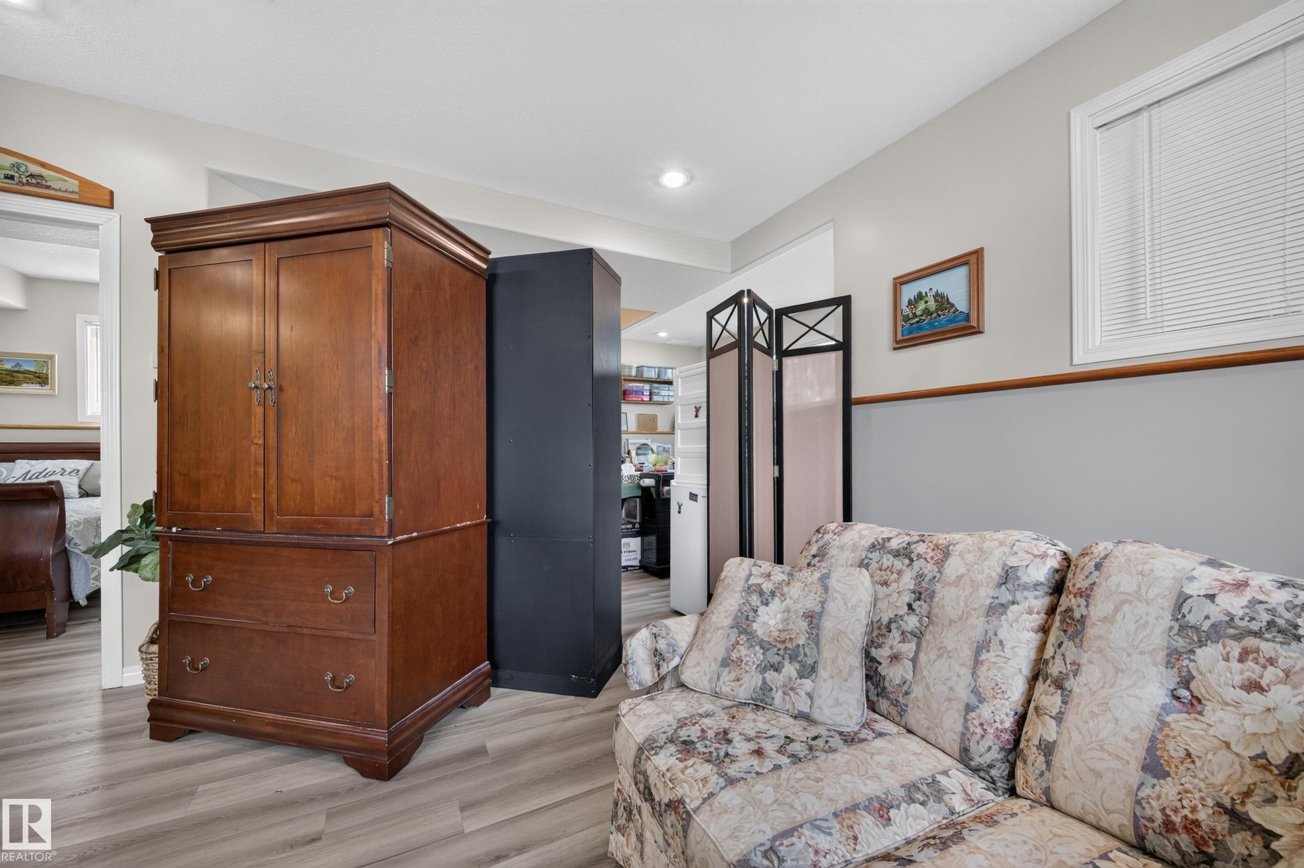 29 Second Avenue, Ardrossan, AB - Indoor