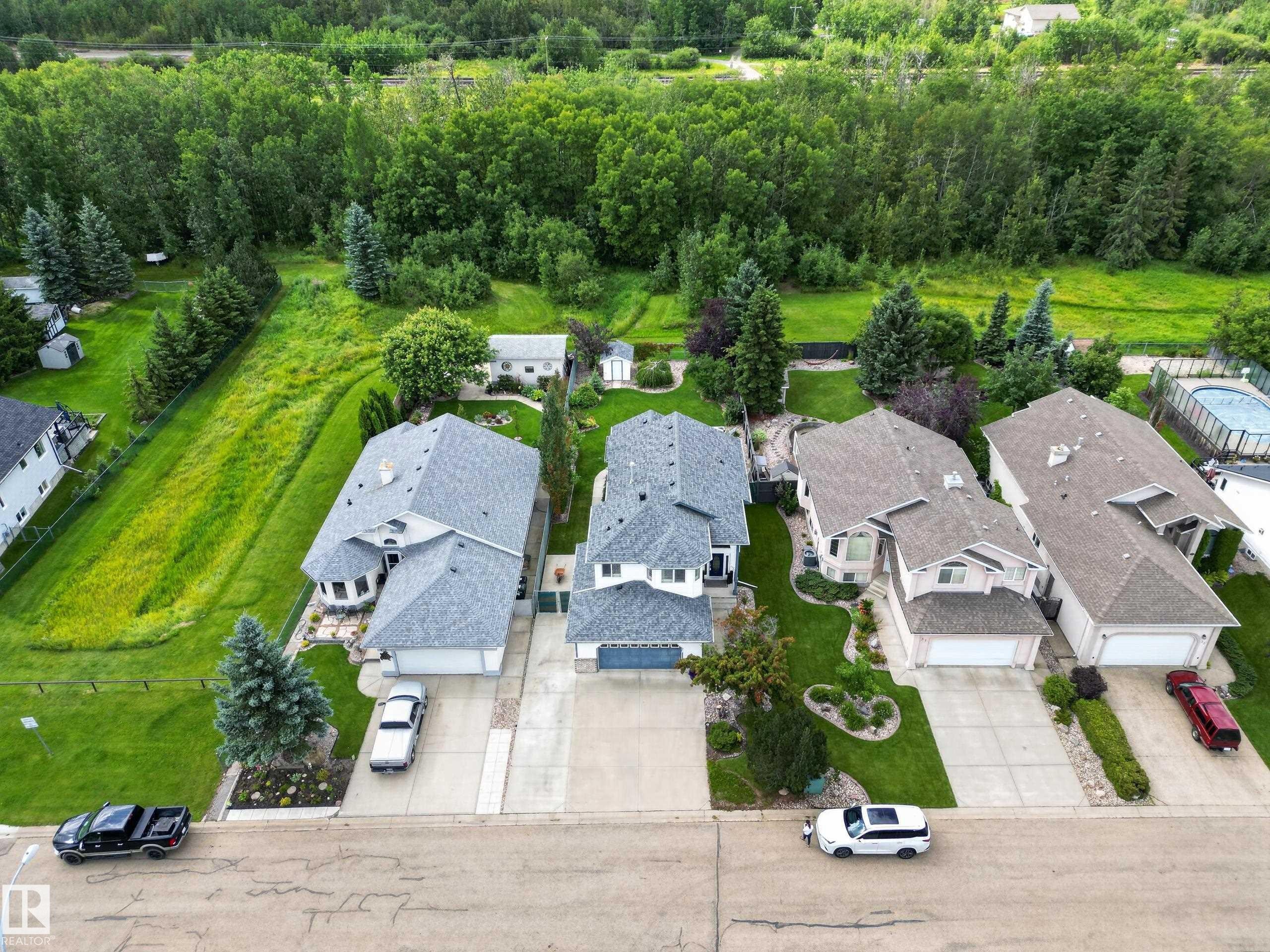 29 Second Avenue, Ardrossan, AB - Outdoor