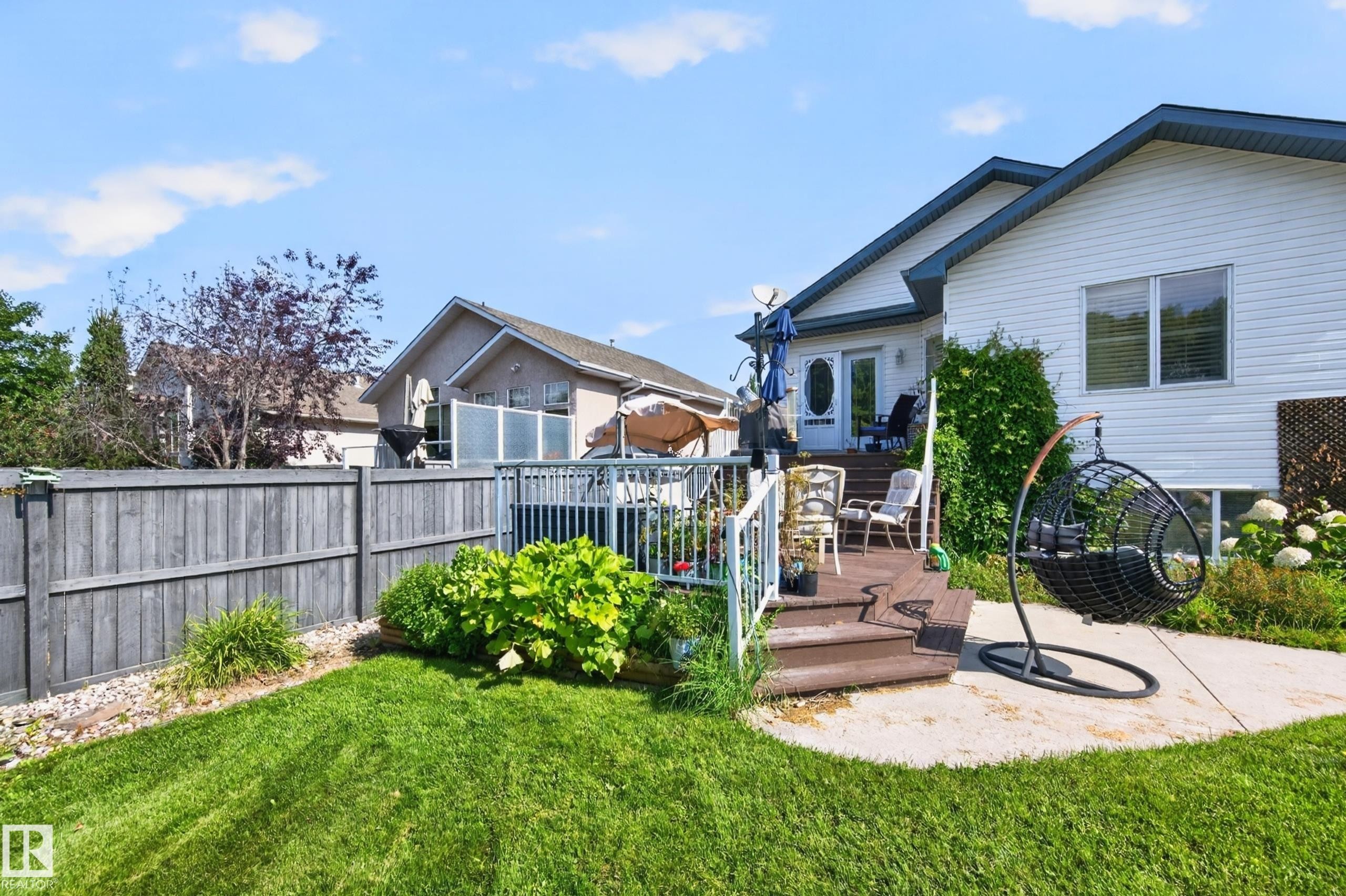 29 Second Avenue, Ardrossan, AB - Outdoor