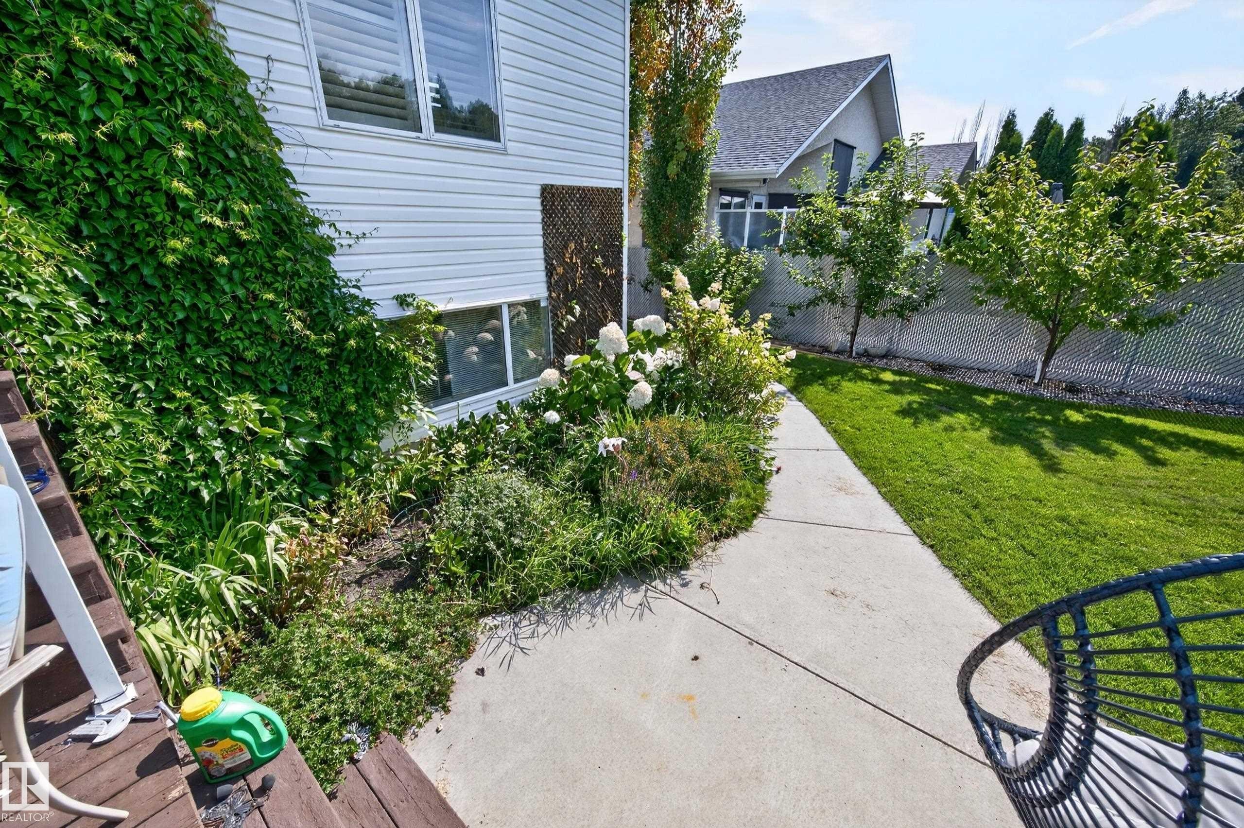 29 Second Avenue, Ardrossan, AB - Outdoor